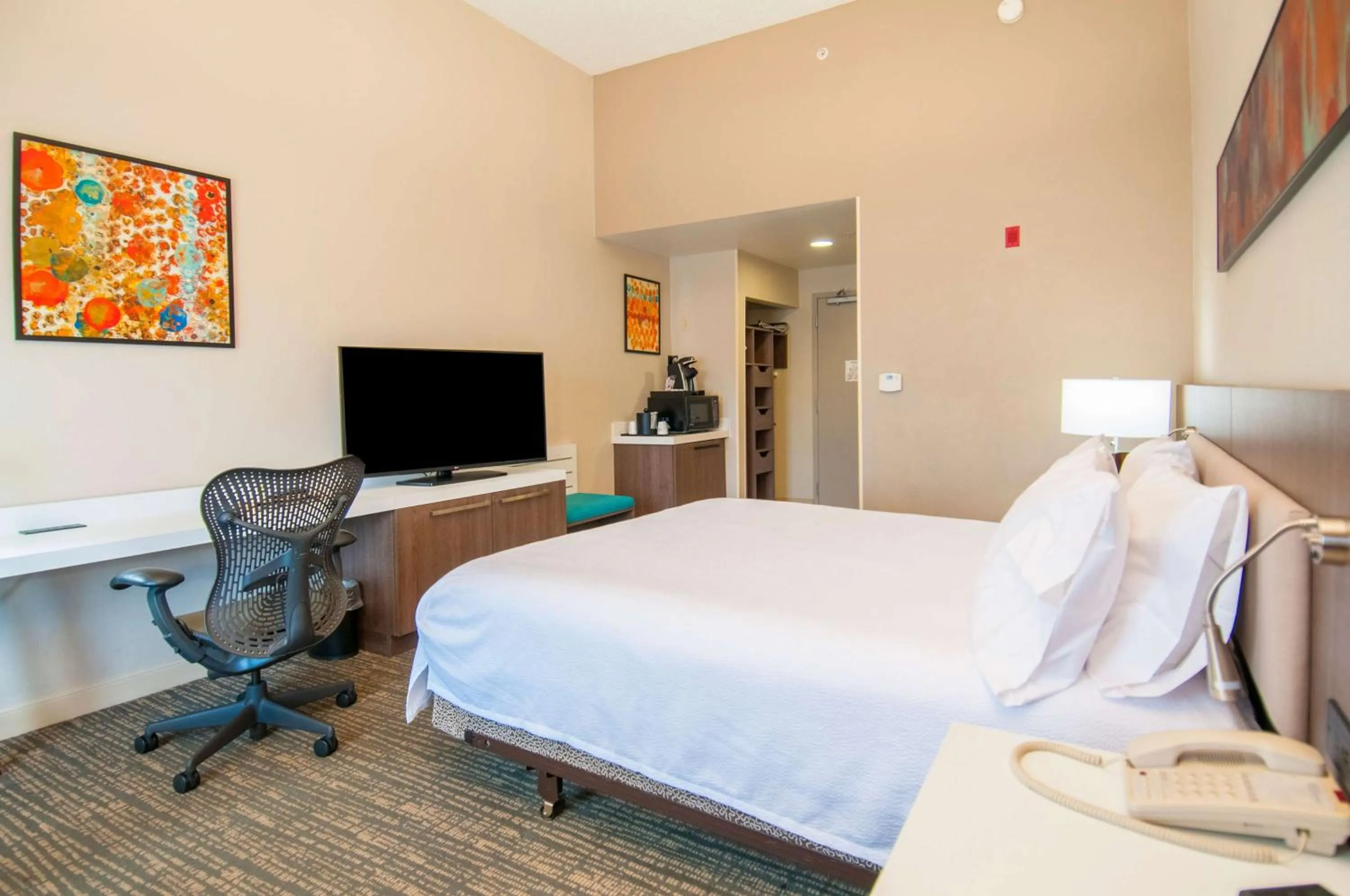 Bedroom, Bed in Hilton Garden Inn Jackson/Pearl