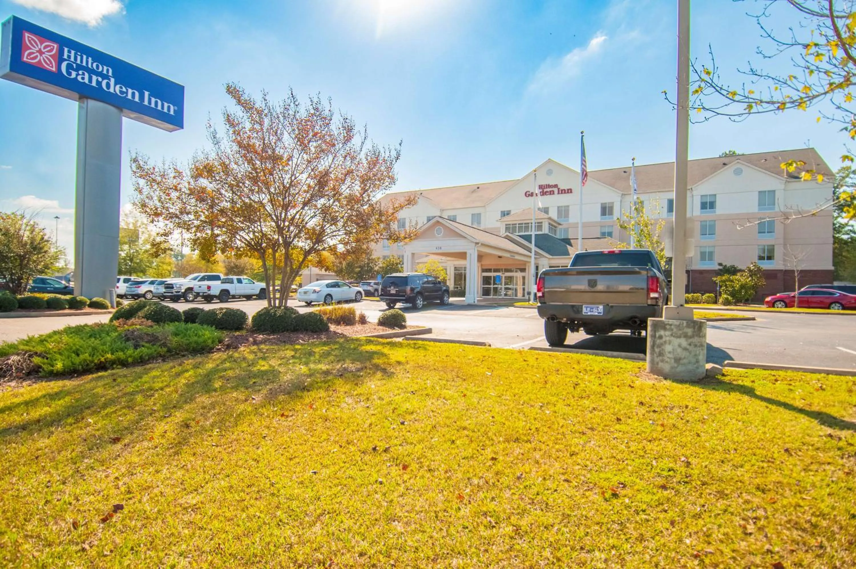 Property building in Hilton Garden Inn Jackson/Pearl