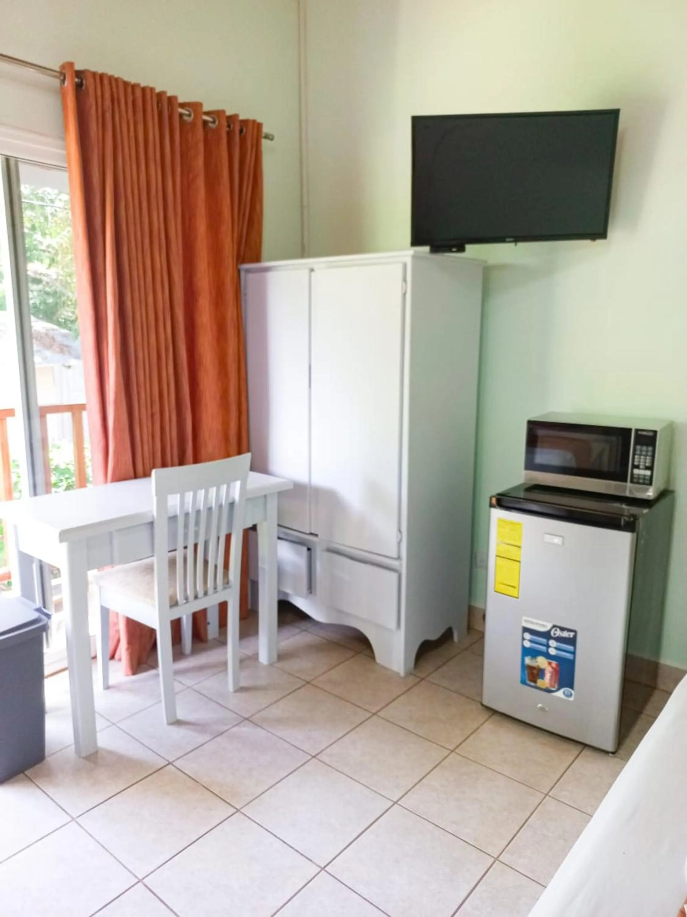 Communal lounge/ TV room in BellaVista Suites By Villas Verdes - Samara Beach