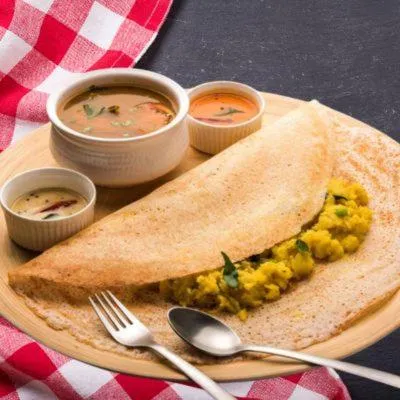 Food in Dhanunjayas Luxury Hotel