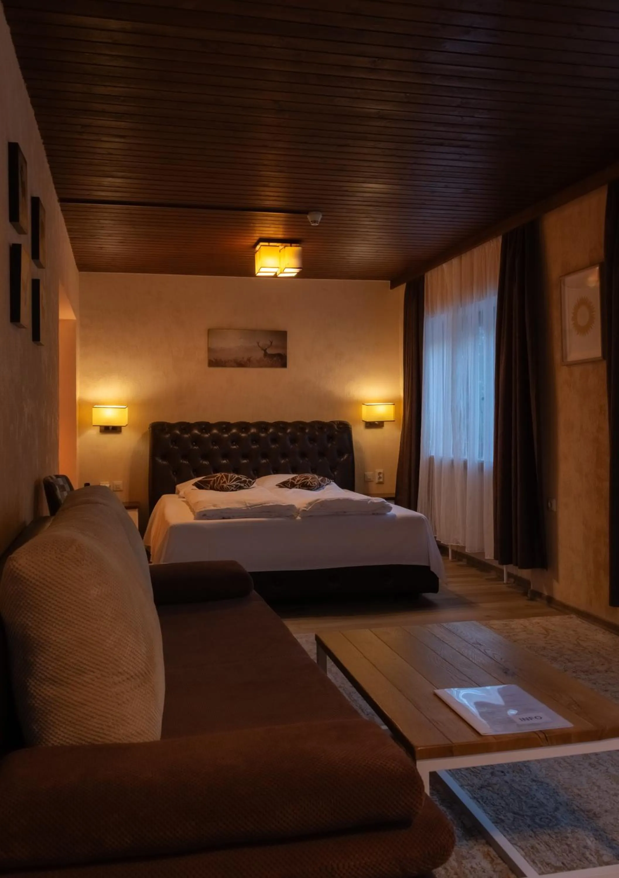 Photo of the whole room, Bed in Alpenhotel Edelweiss