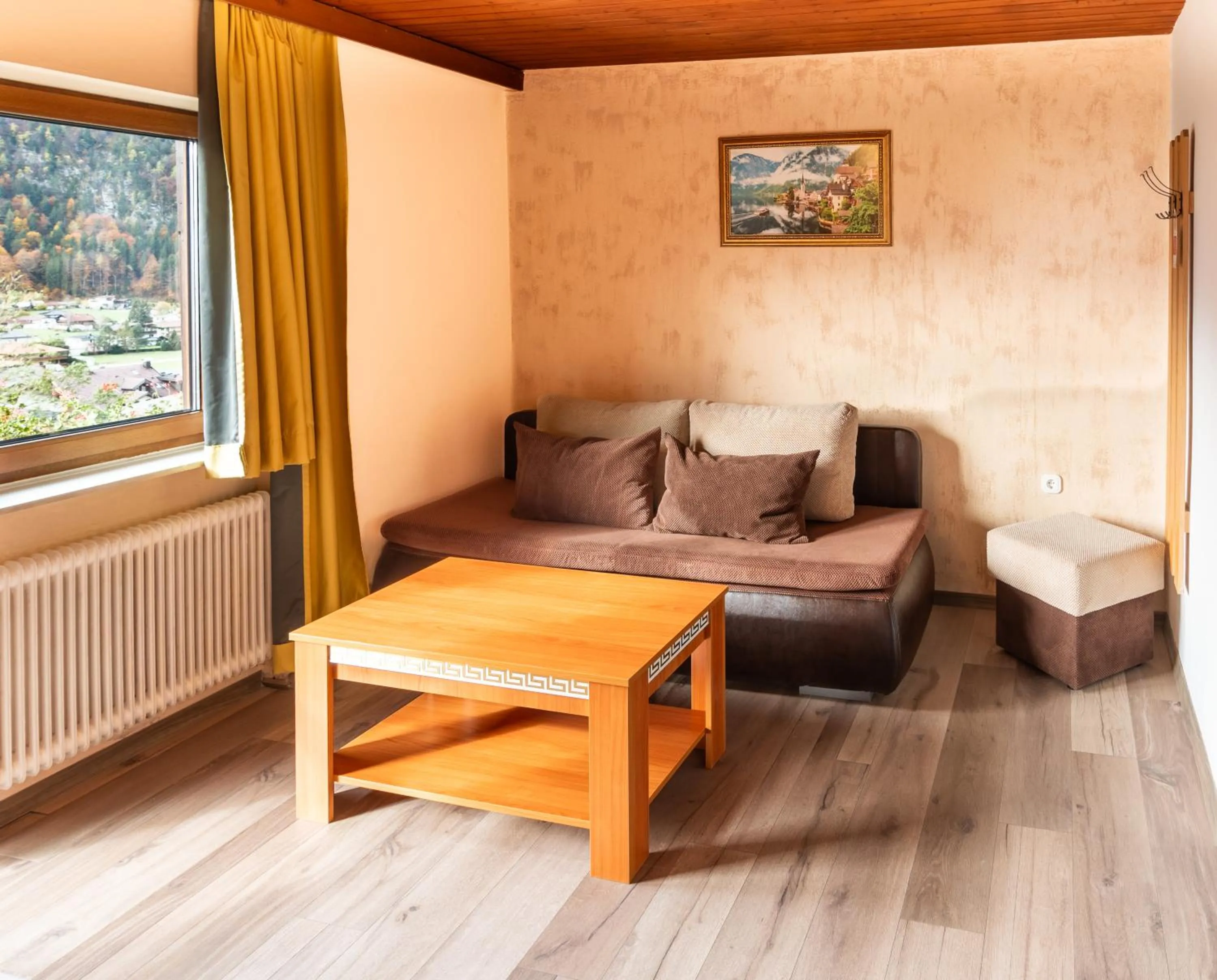 Photo of the whole room in Alpenhotel Edelweiss