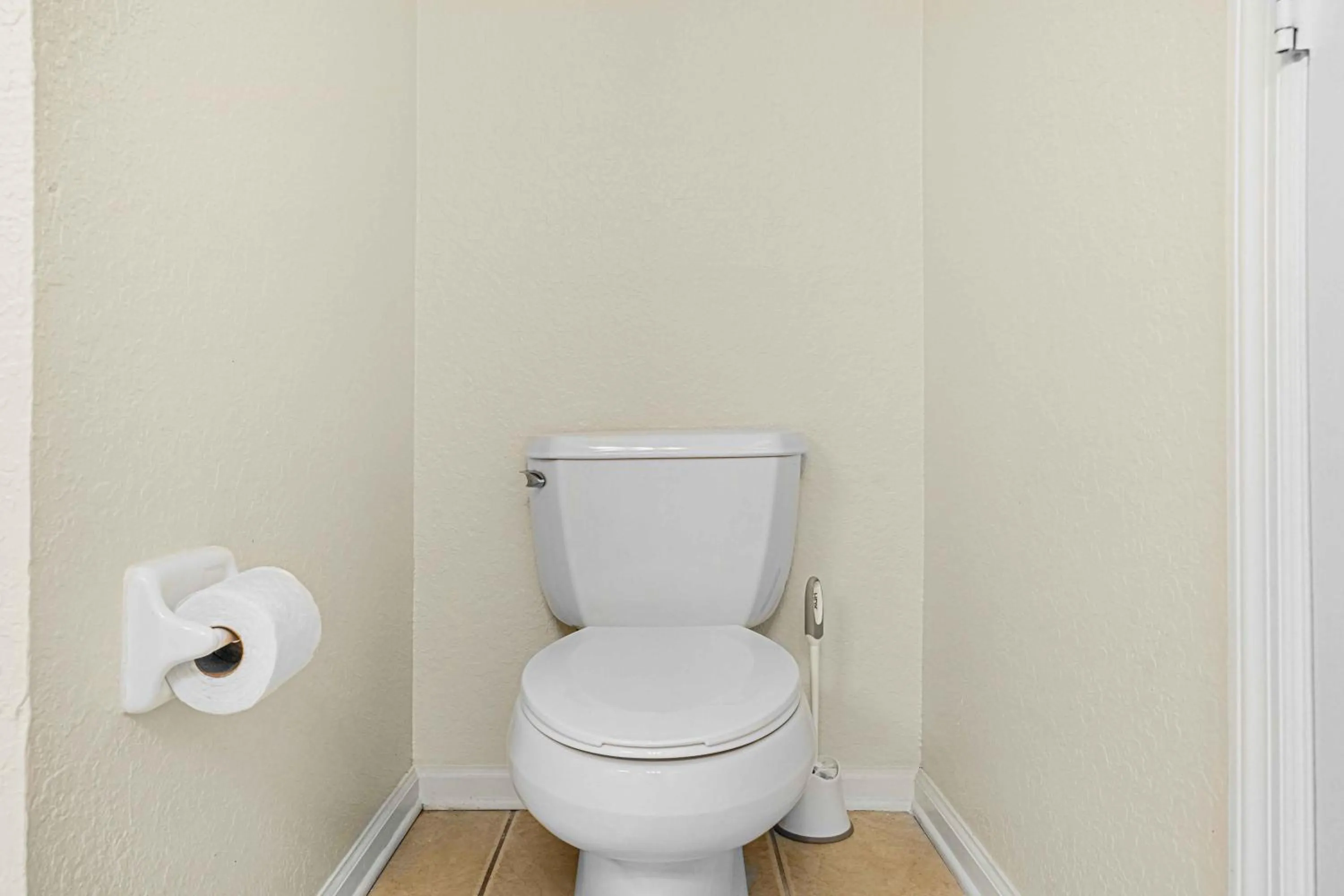 Spacious Townhome wPatio Garage Sleeps10