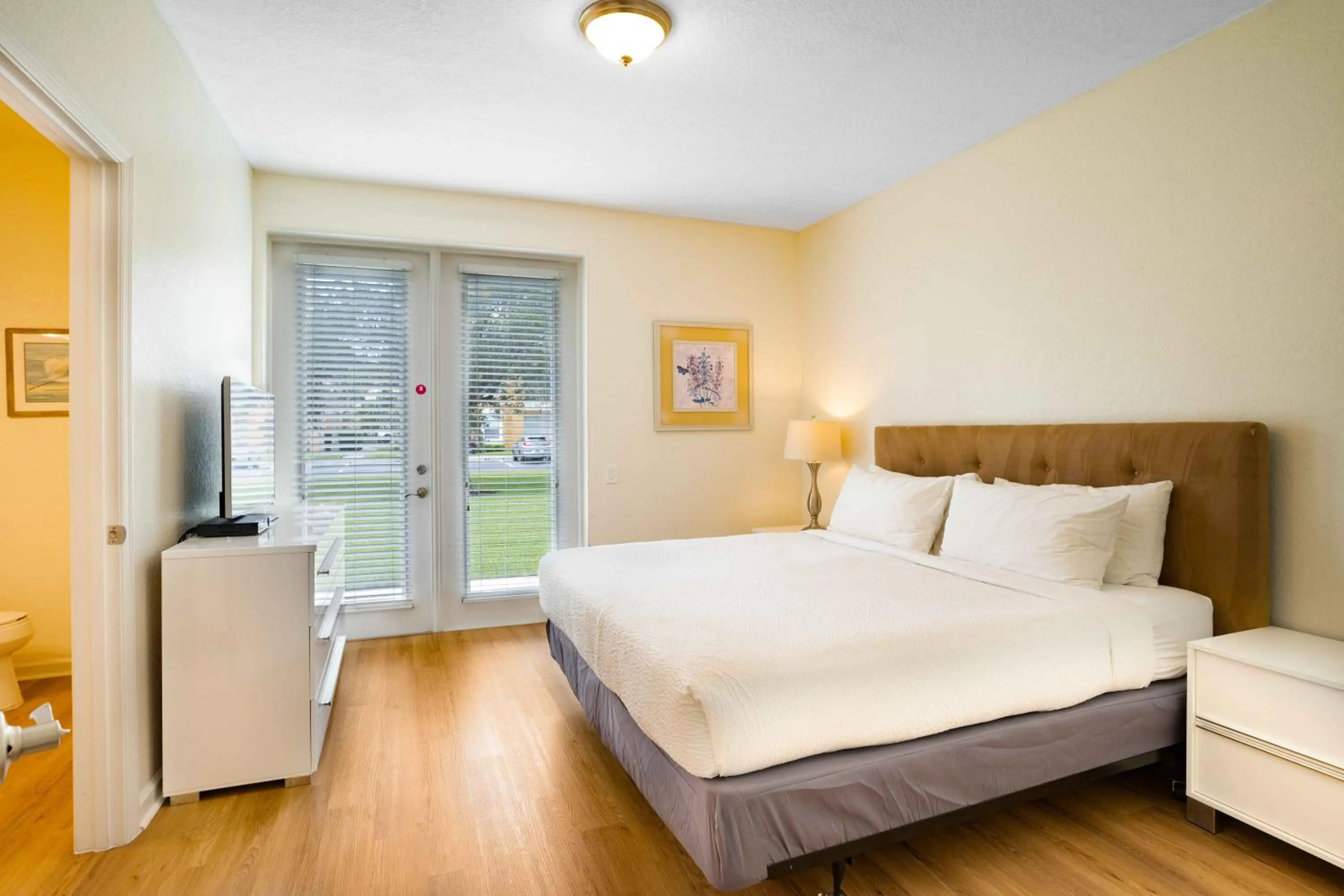 Bed in 3-Story Townhome at Vista Cay Resort