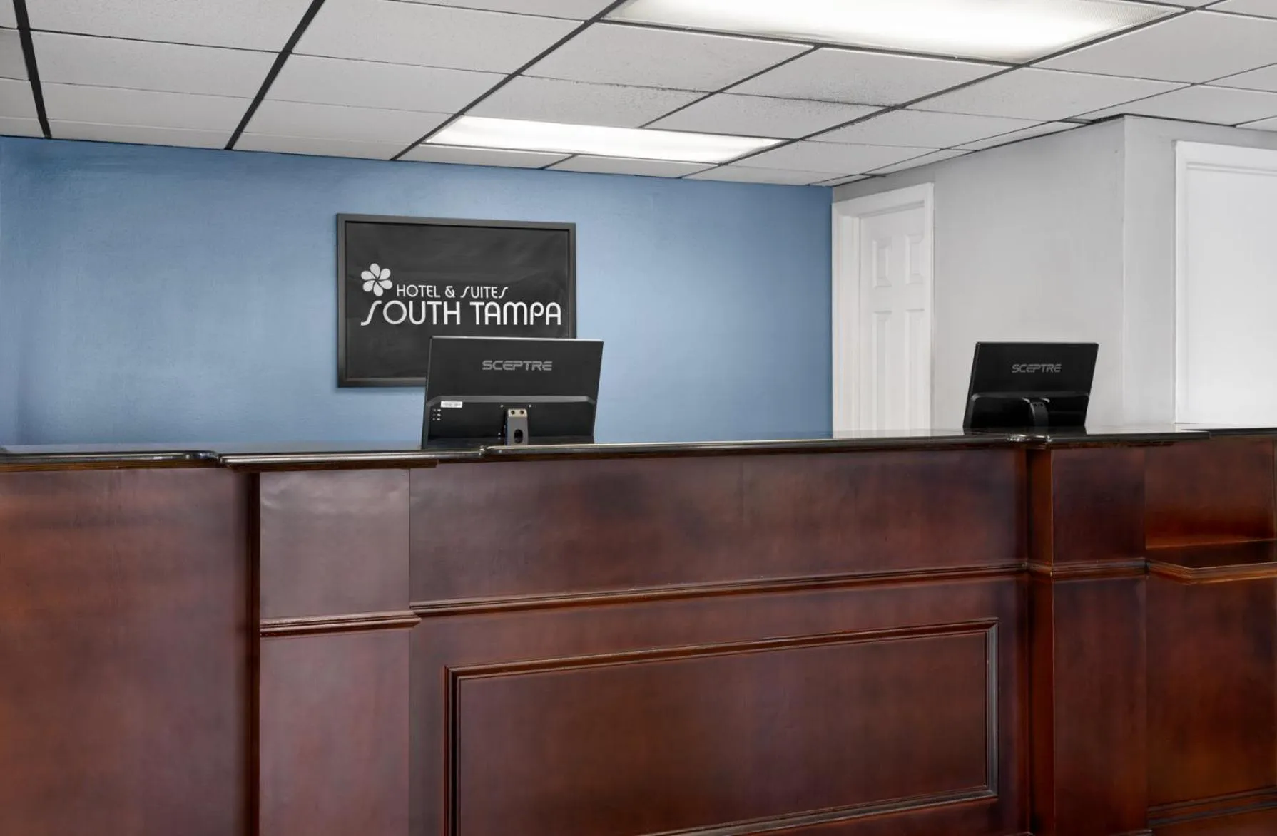 Lobby or reception in Hotel South Tampa & Suites