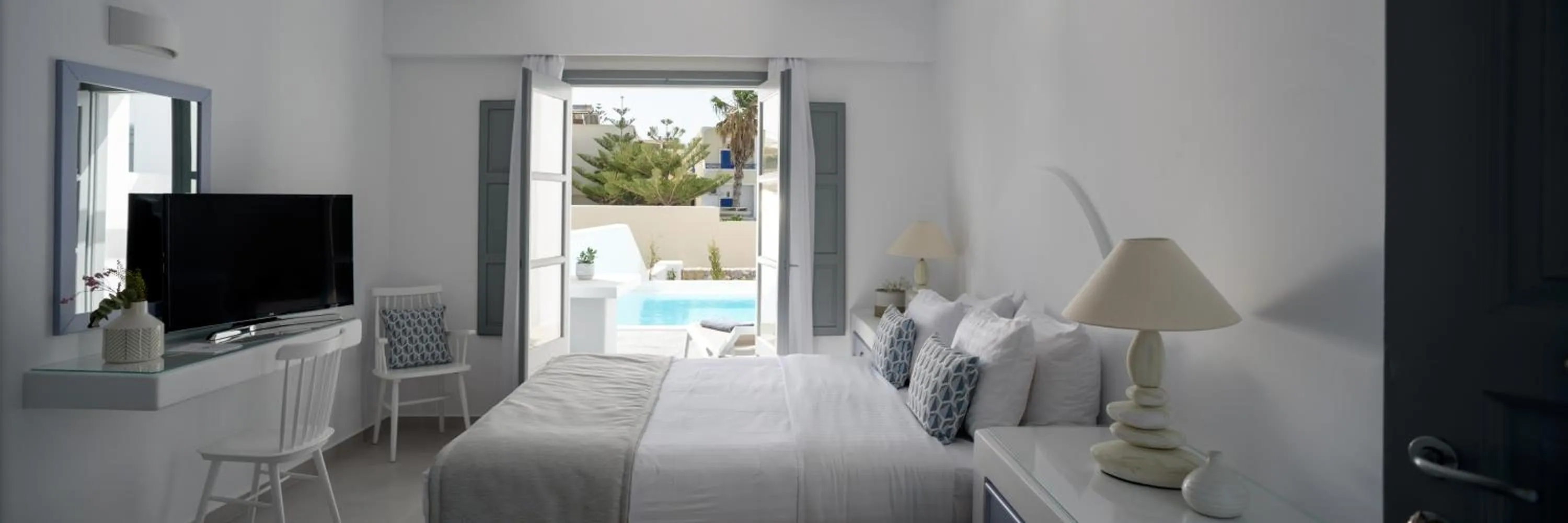 Communal lounge/ TV room, Bed in Antoperla Luxury Hotel & Spa