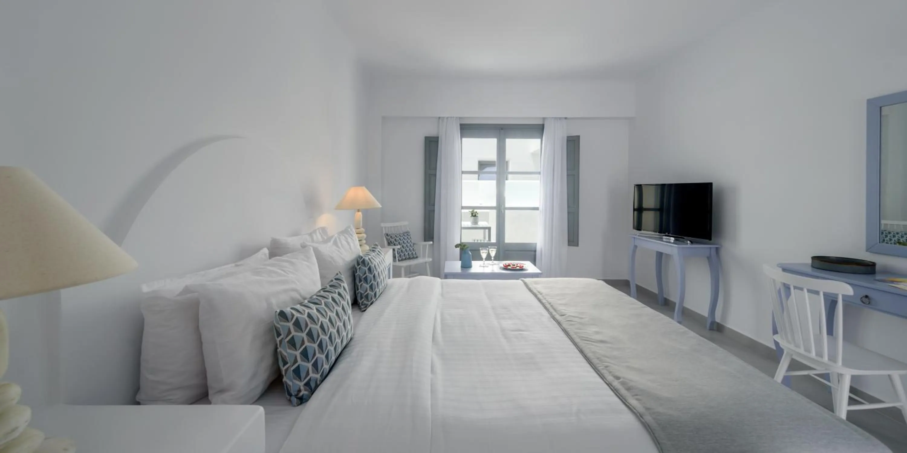 Communal lounge/ TV room, Bed in Antoperla Luxury Hotel & Spa