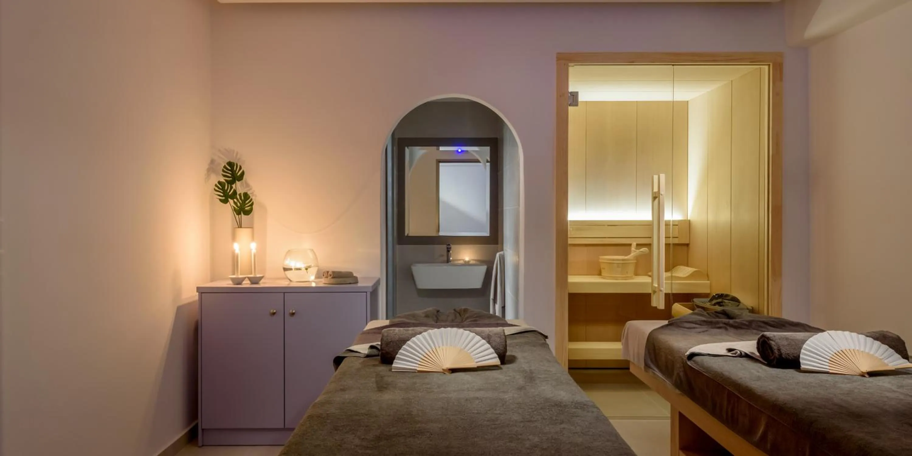Massage, Bed in Antoperla Luxury Hotel & Spa