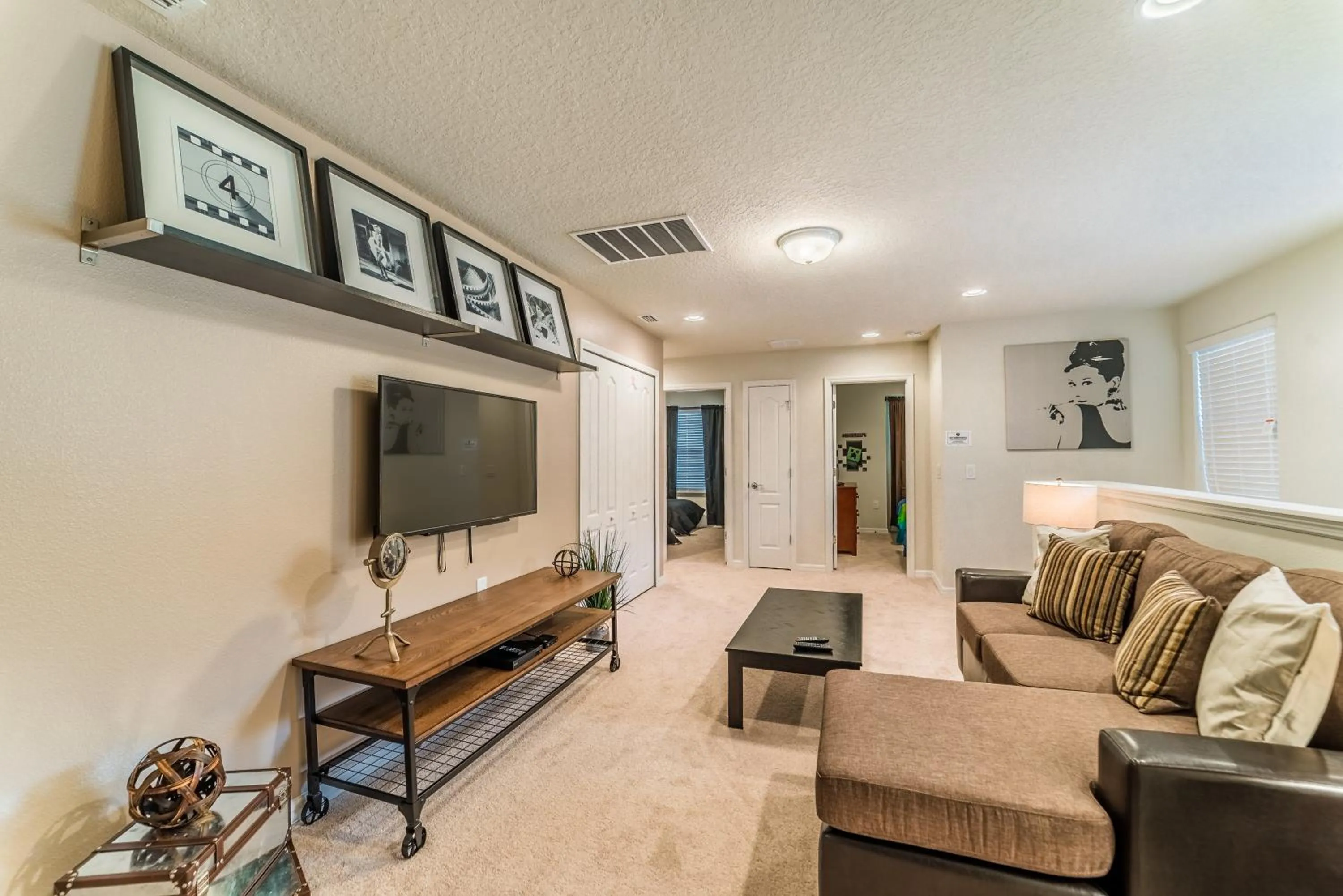 Beautiful townhome with splash pool and game room