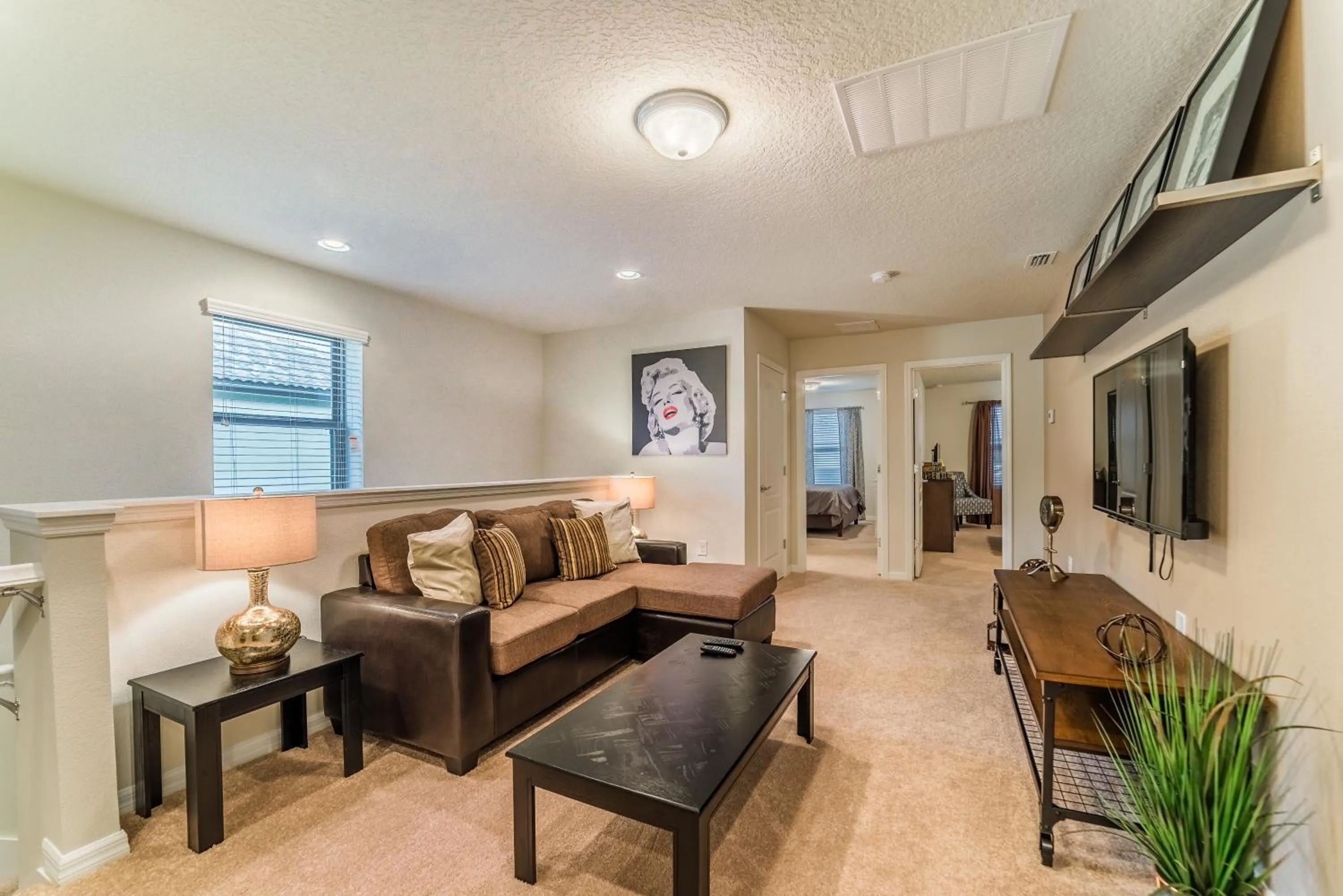 Beautiful townhome with splash pool and game room