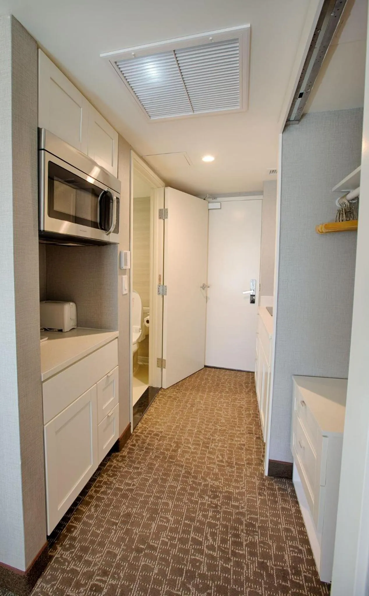 Kitchen or kitchenette in Polynesian Residences Waikiki Beach