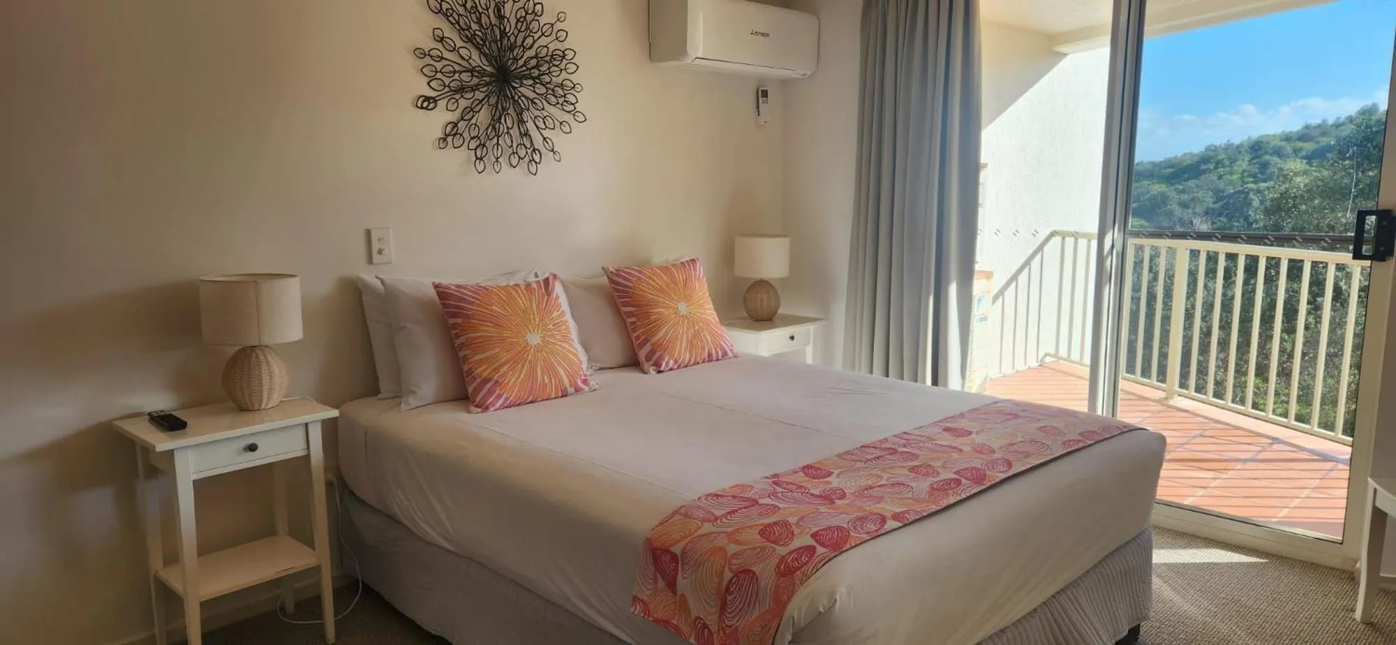 Bed in Whalewatch Ocean Beach Resort