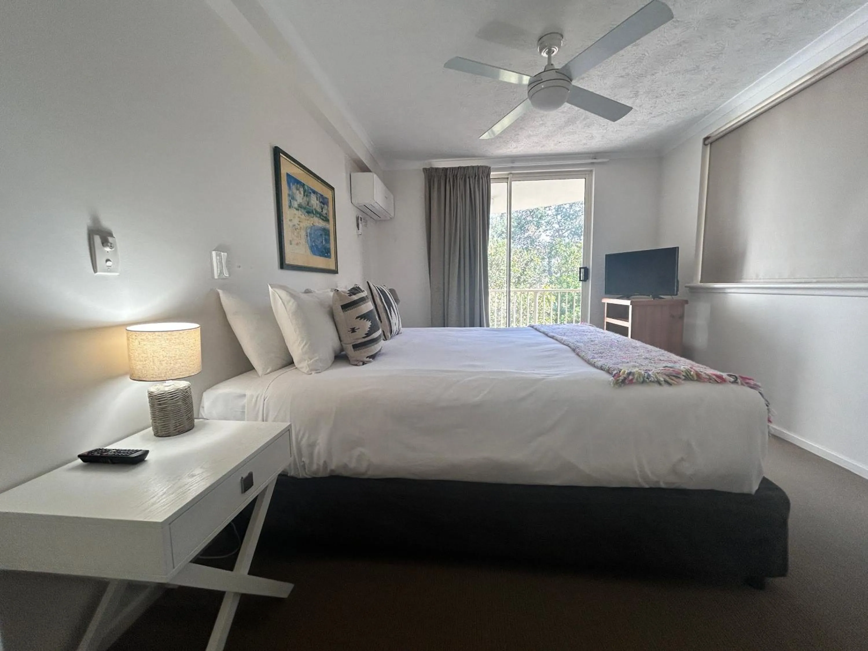 Bed in Whalewatch Ocean Beach Resort