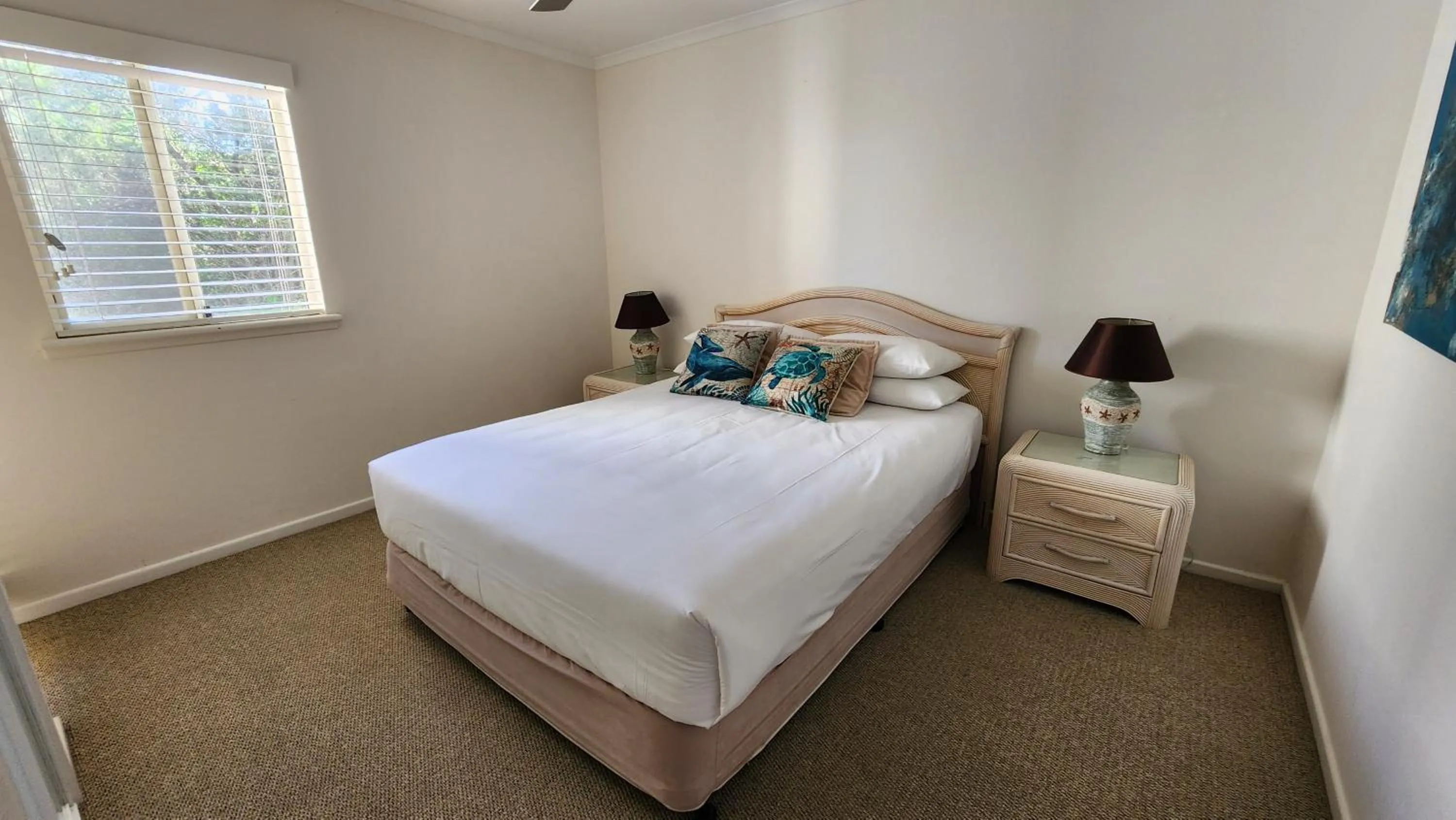 Bed in Whalewatch Ocean Beach Resort