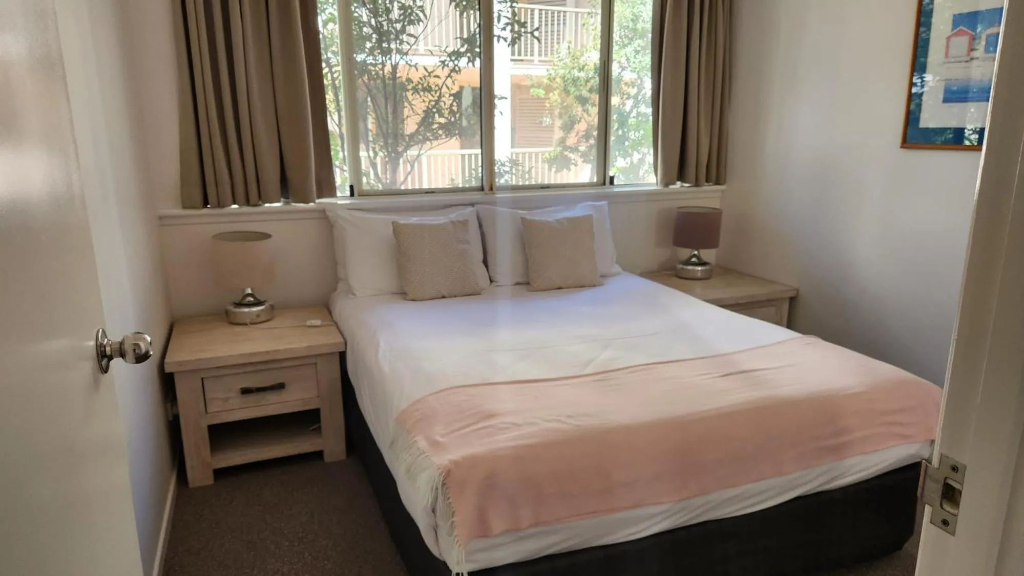 Bed in Whalewatch Ocean Beach Resort