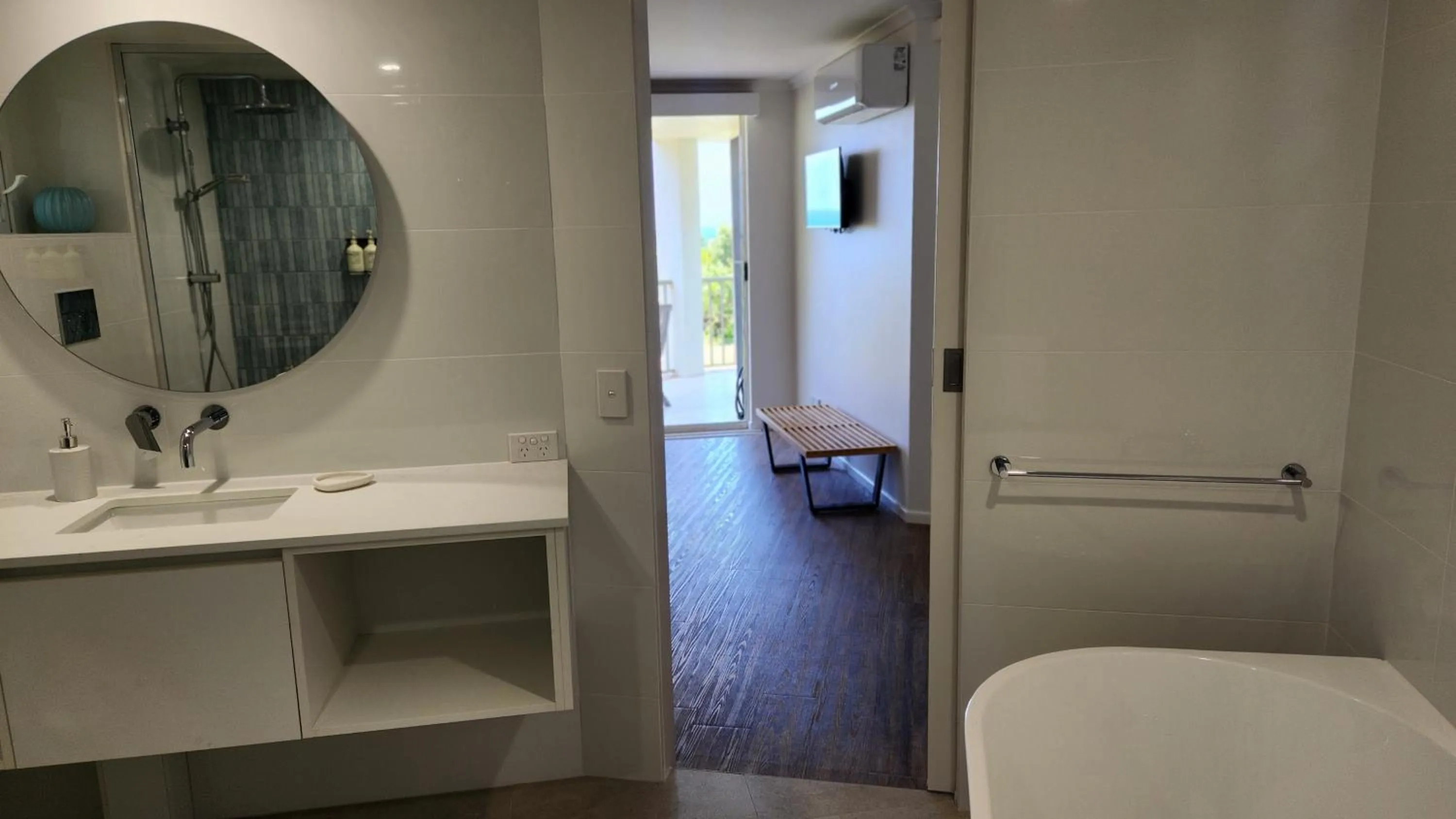 Whalewatch Ocean Beach Resort