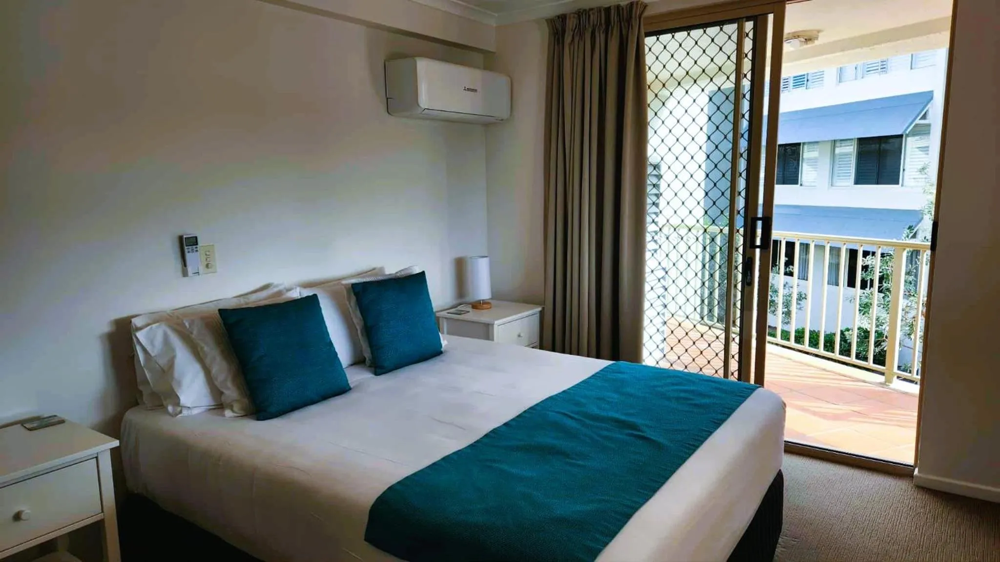 Bed in Whalewatch Ocean Beach Resort