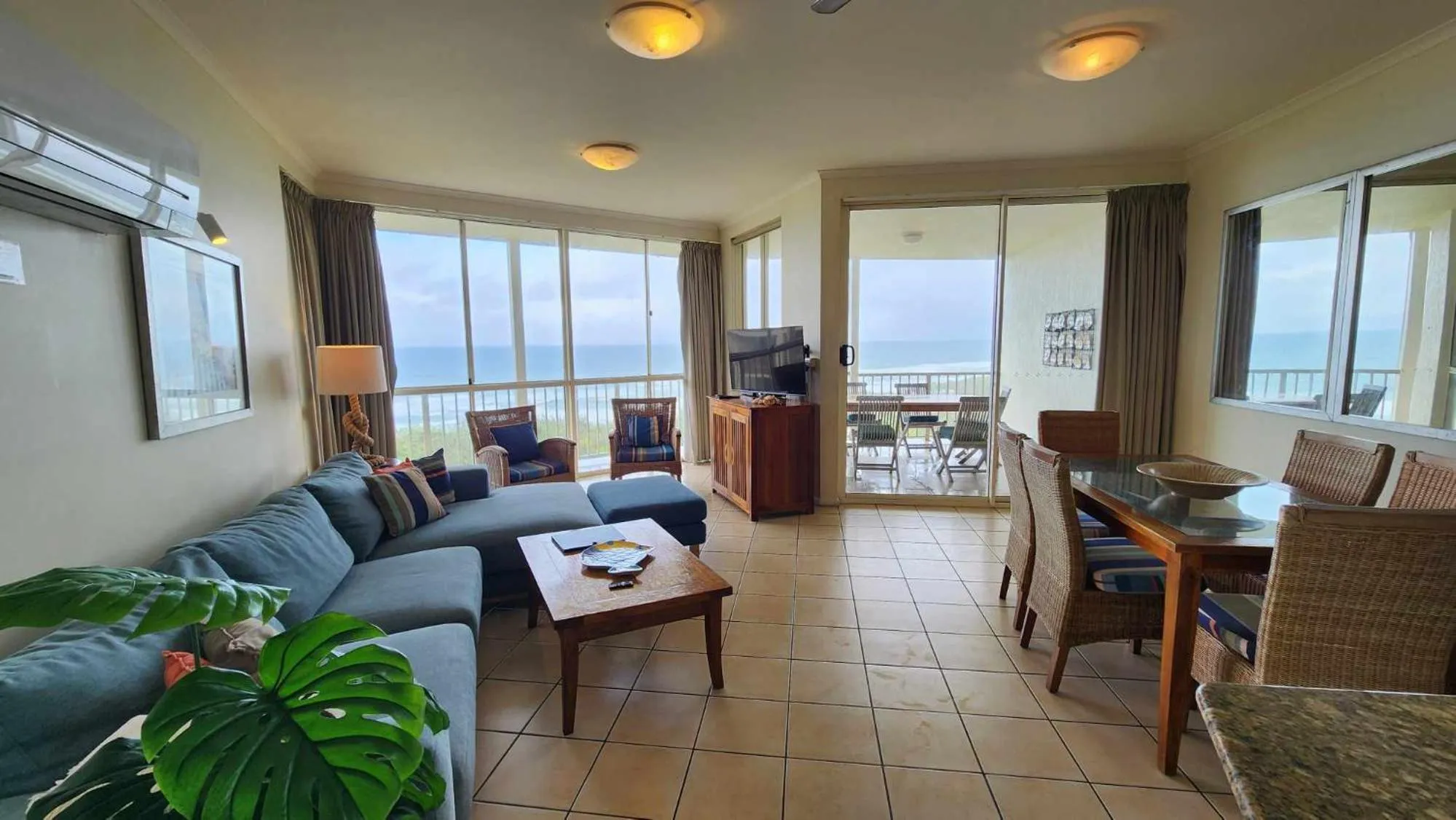 TV and multimedia in Whalewatch Ocean Beach Resort