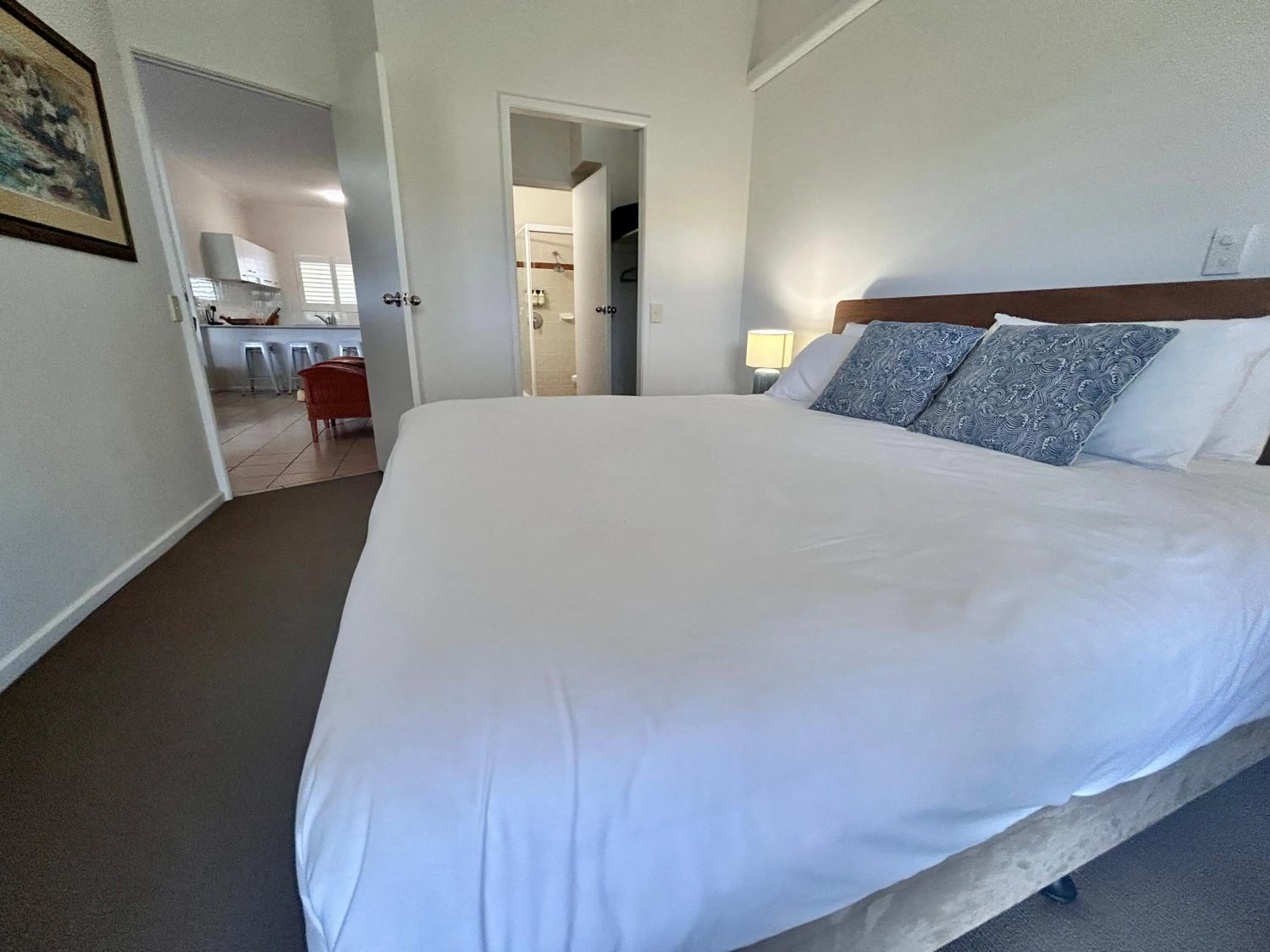 Photo of the whole room, Bed in Whalewatch Ocean Beach Resort