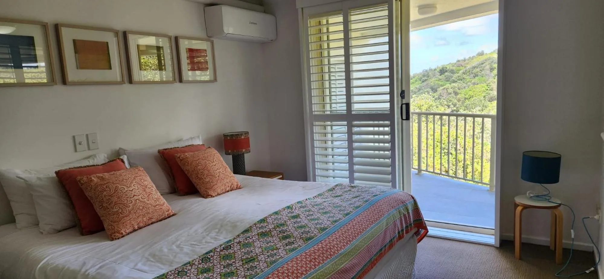 Bed in Whalewatch Ocean Beach Resort