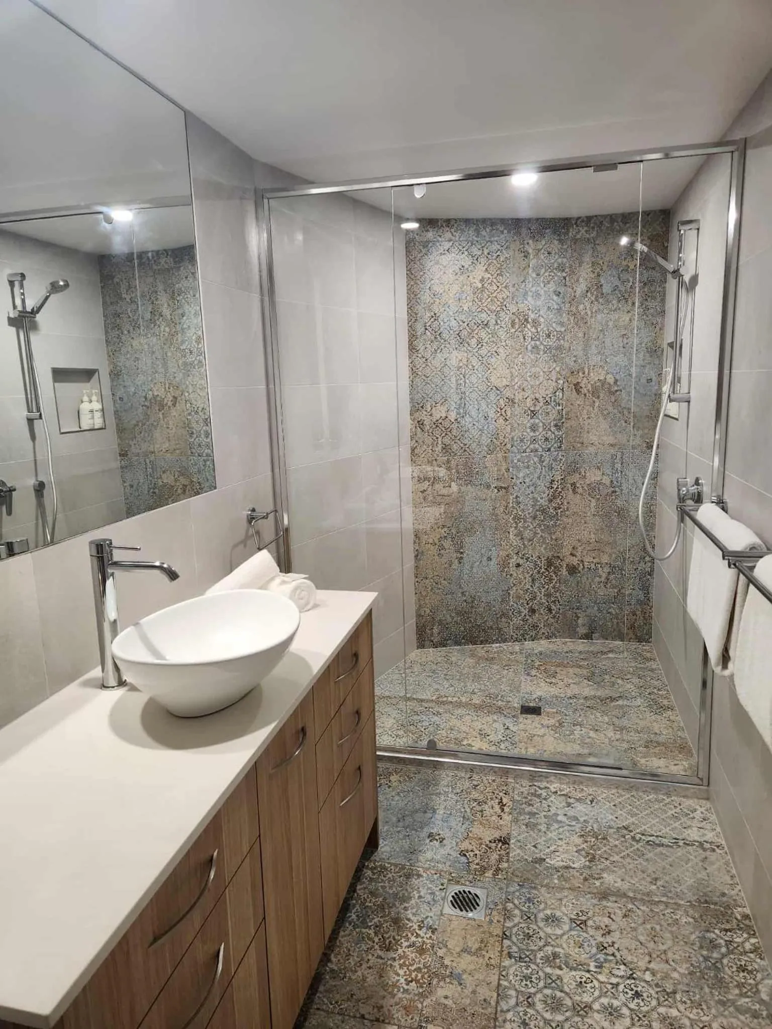 Whalewatch Ocean Beach Resort