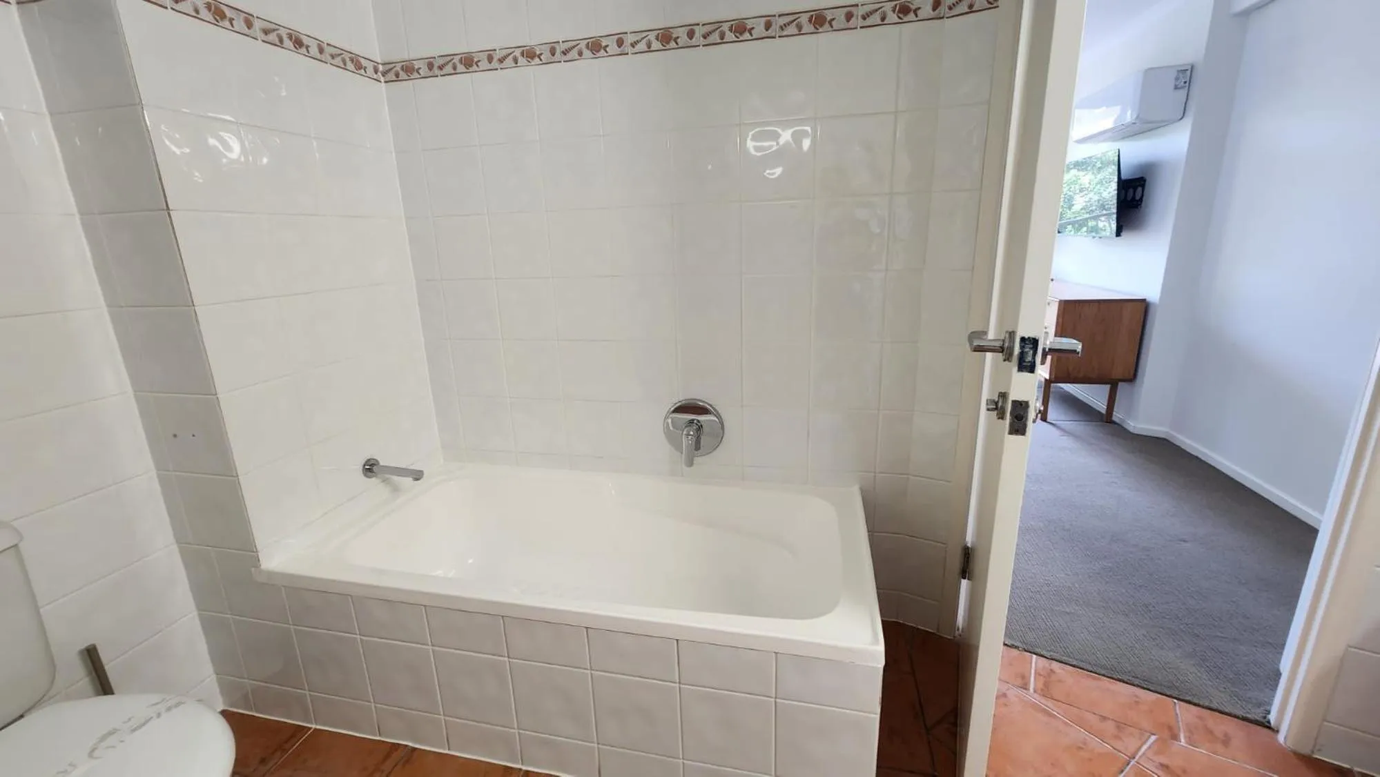 Whalewatch Ocean Beach Resort