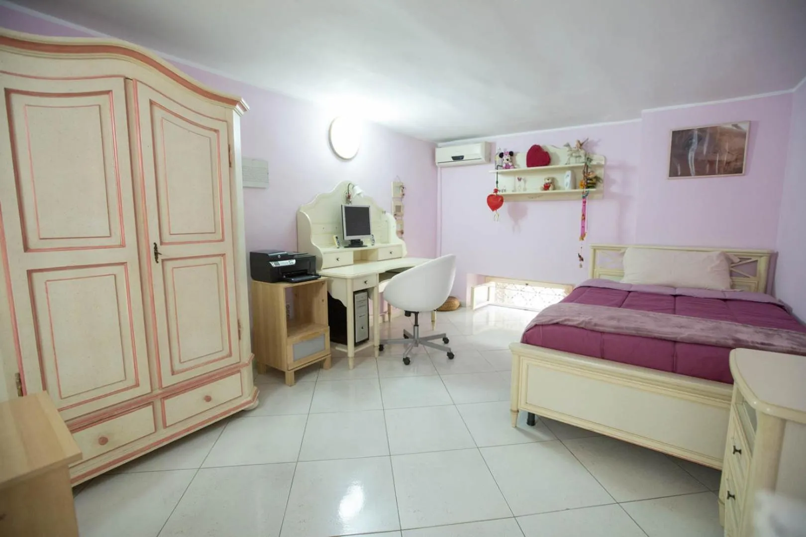 Bed in Suite Orchidea by Dimorra