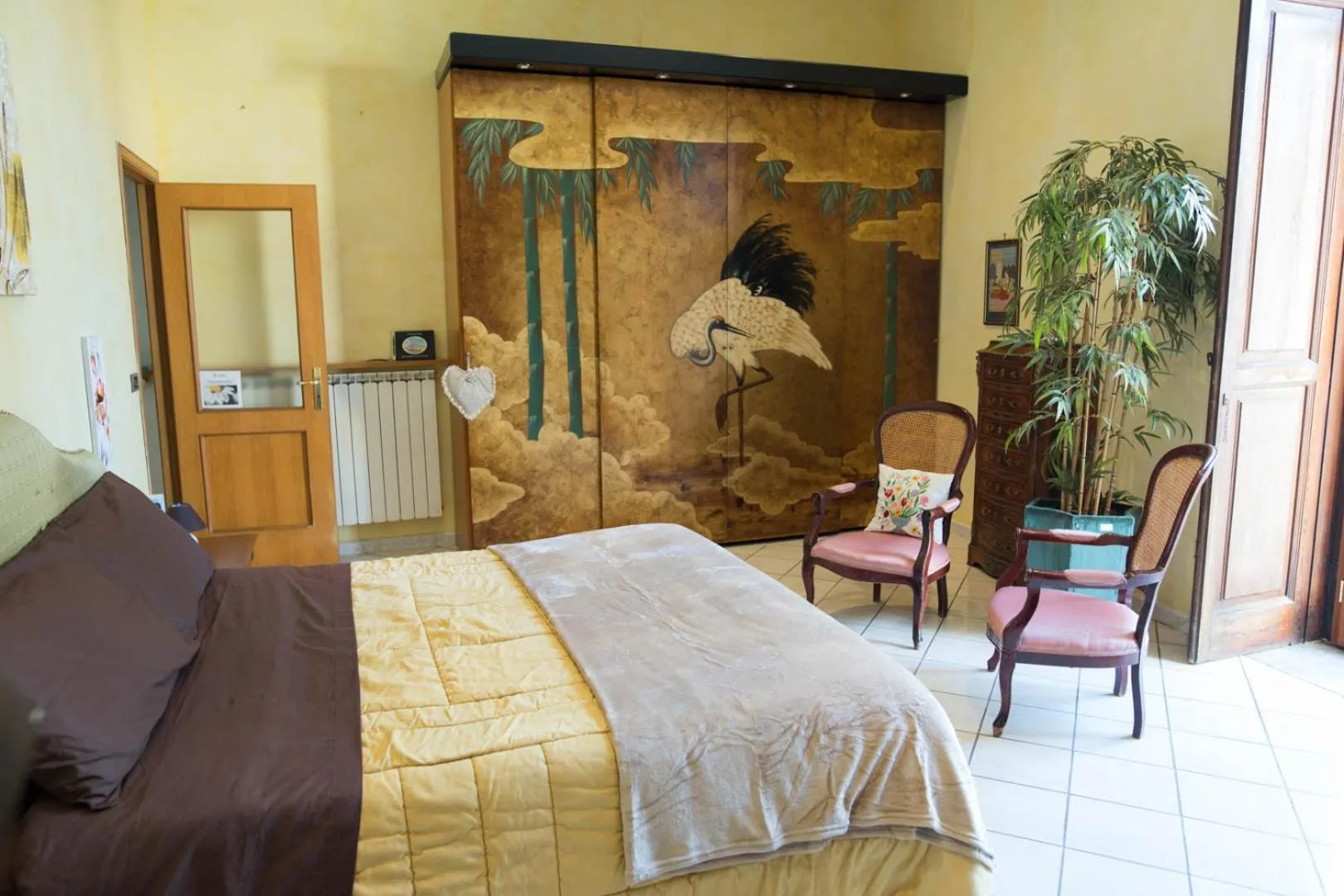 Bed in Suite Orchidea by Dimorra