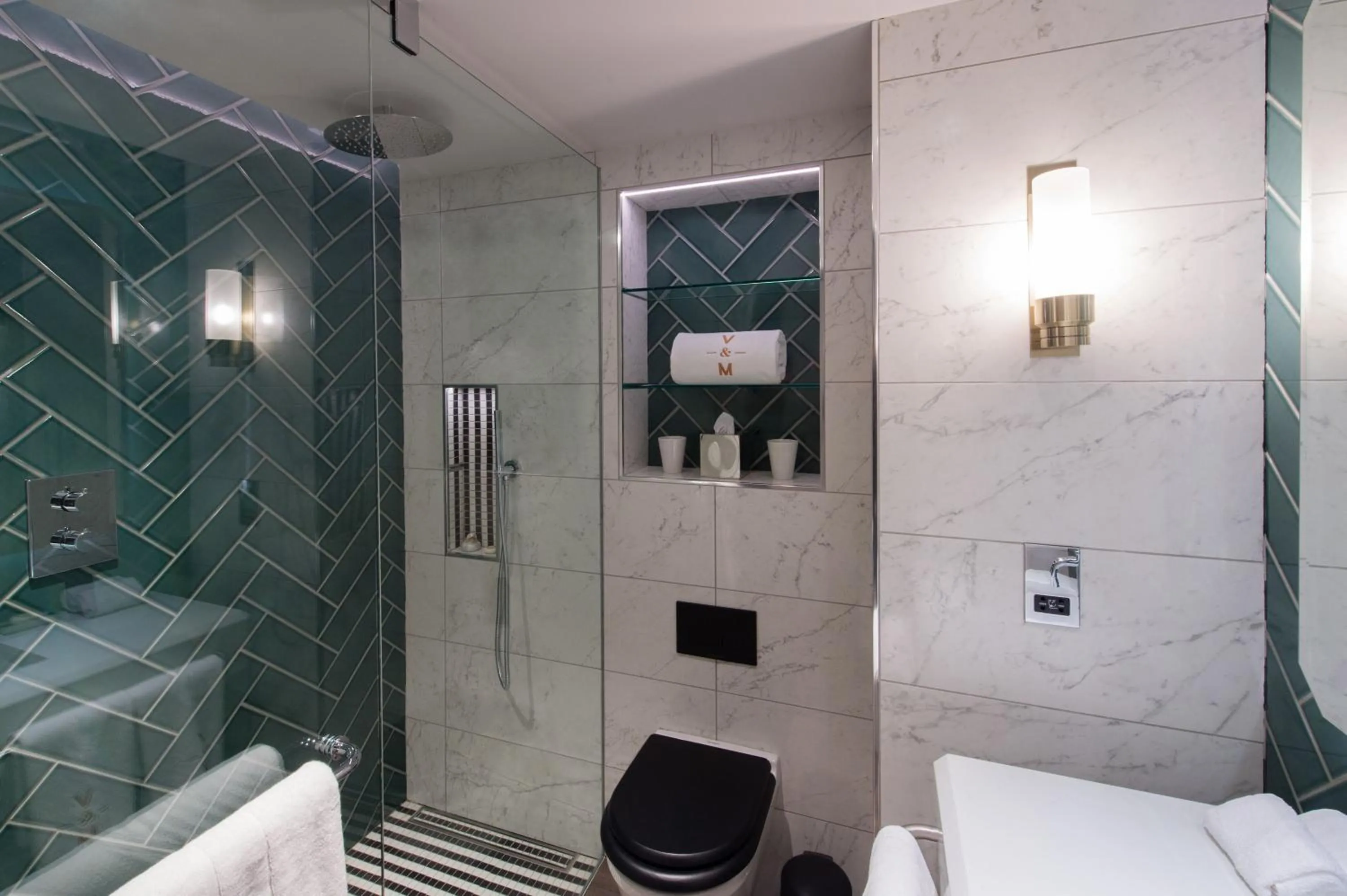 Shower in Vintry & Mercer Hotel - Small Luxury Hotels of the World