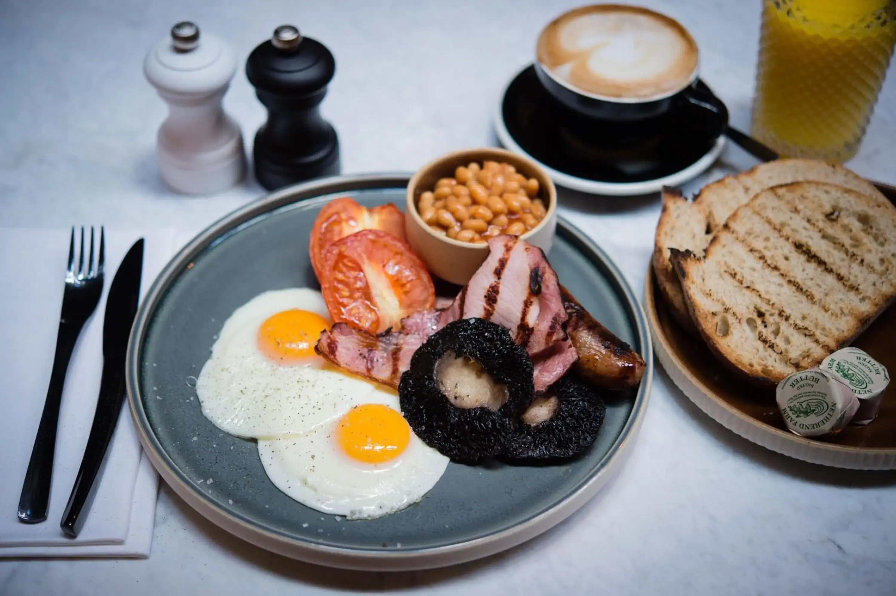 Breakfast in Vintry & Mercer Hotel - Small Luxury Hotels of the World Breakfast in Vintry & Mercer Hotel - Small Luxury Hotels of the World