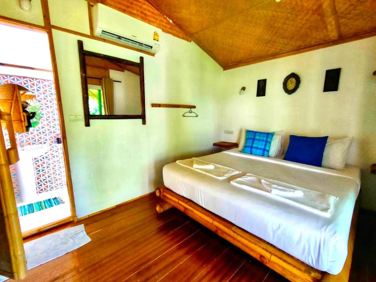 Bed in Mook Montra Resort Sea Front