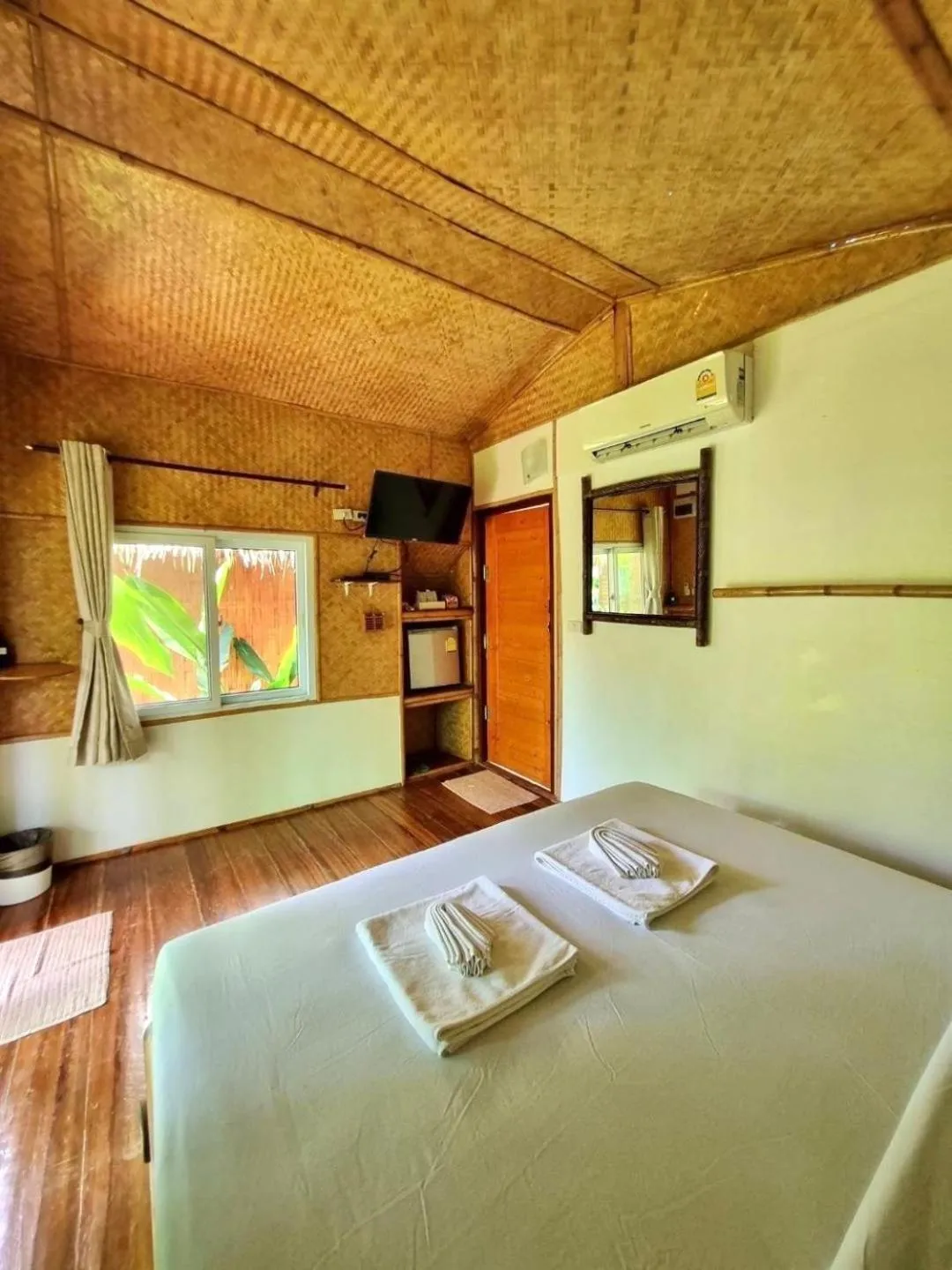 Bed in Mook Montra Resort Sea Front