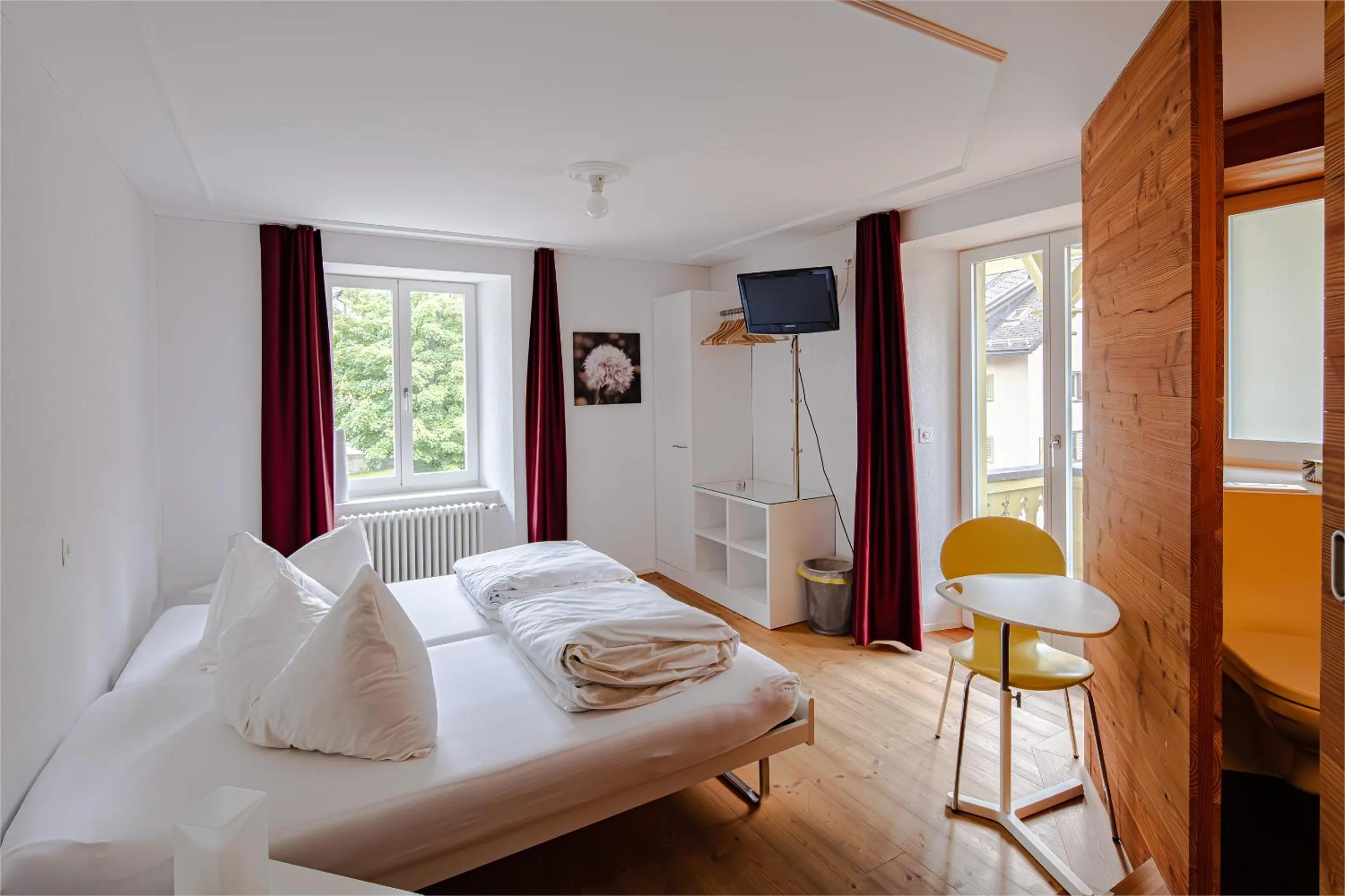 Photo of the whole room, Bed in Hotel Vallatscha