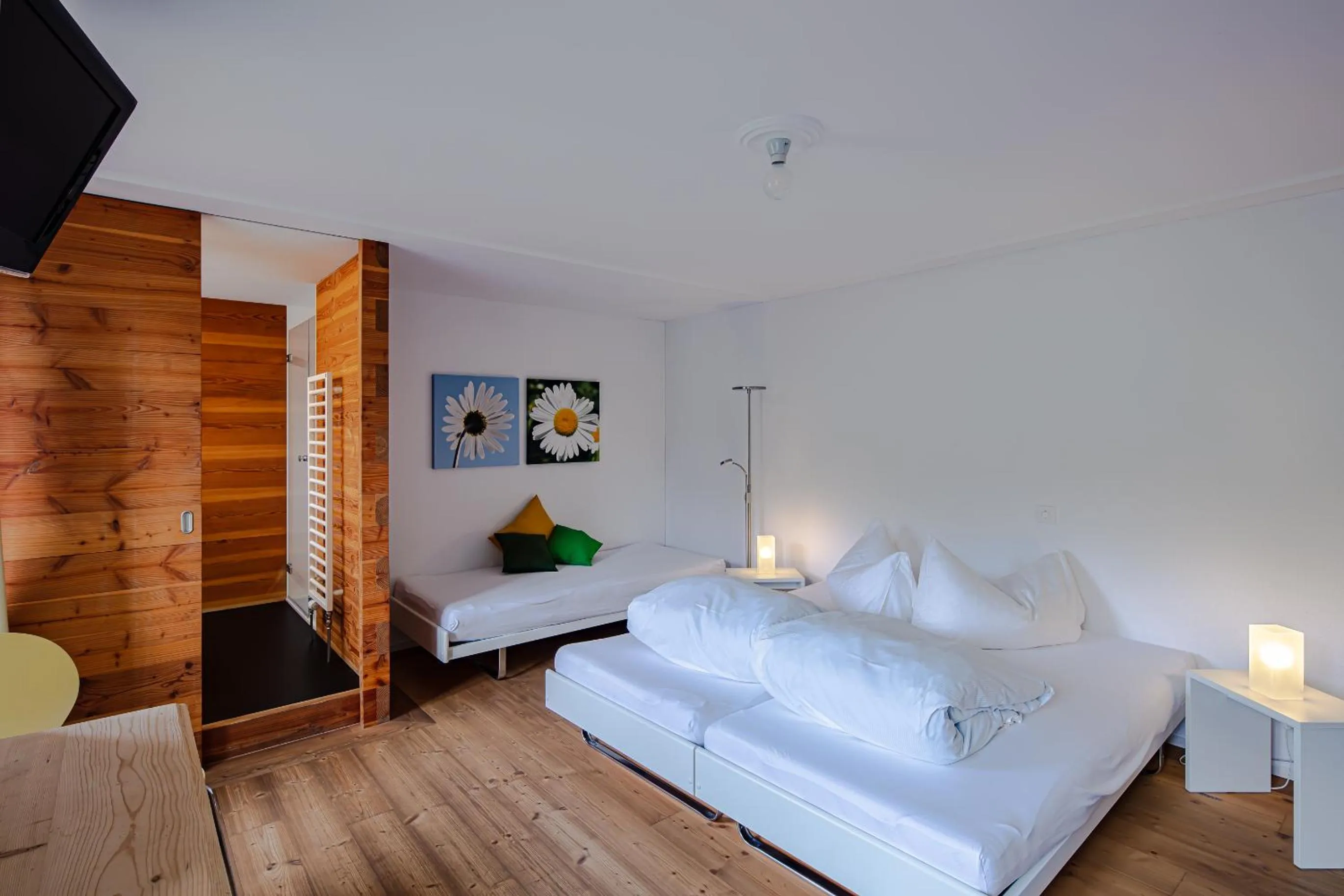 Photo of the whole room, Bed in Hotel Vallatscha