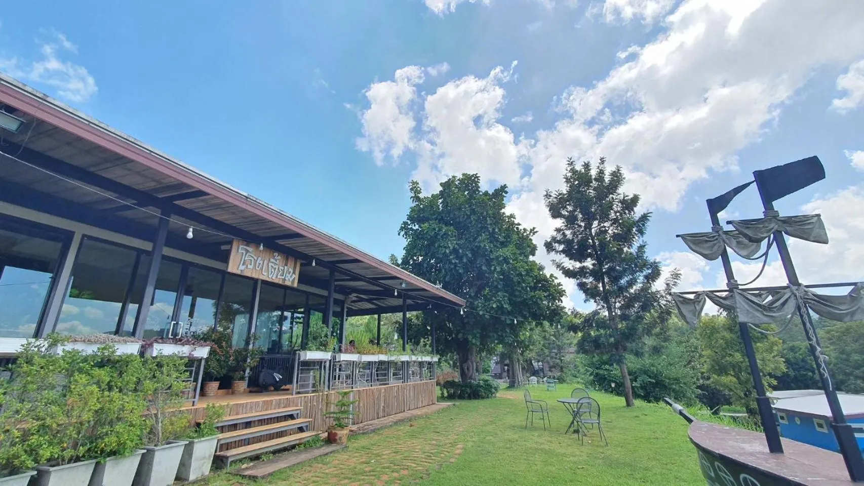 On-site shops in Phu Sumphao Valley ภูสำเภา วัลเลย์ รีสอร์ต