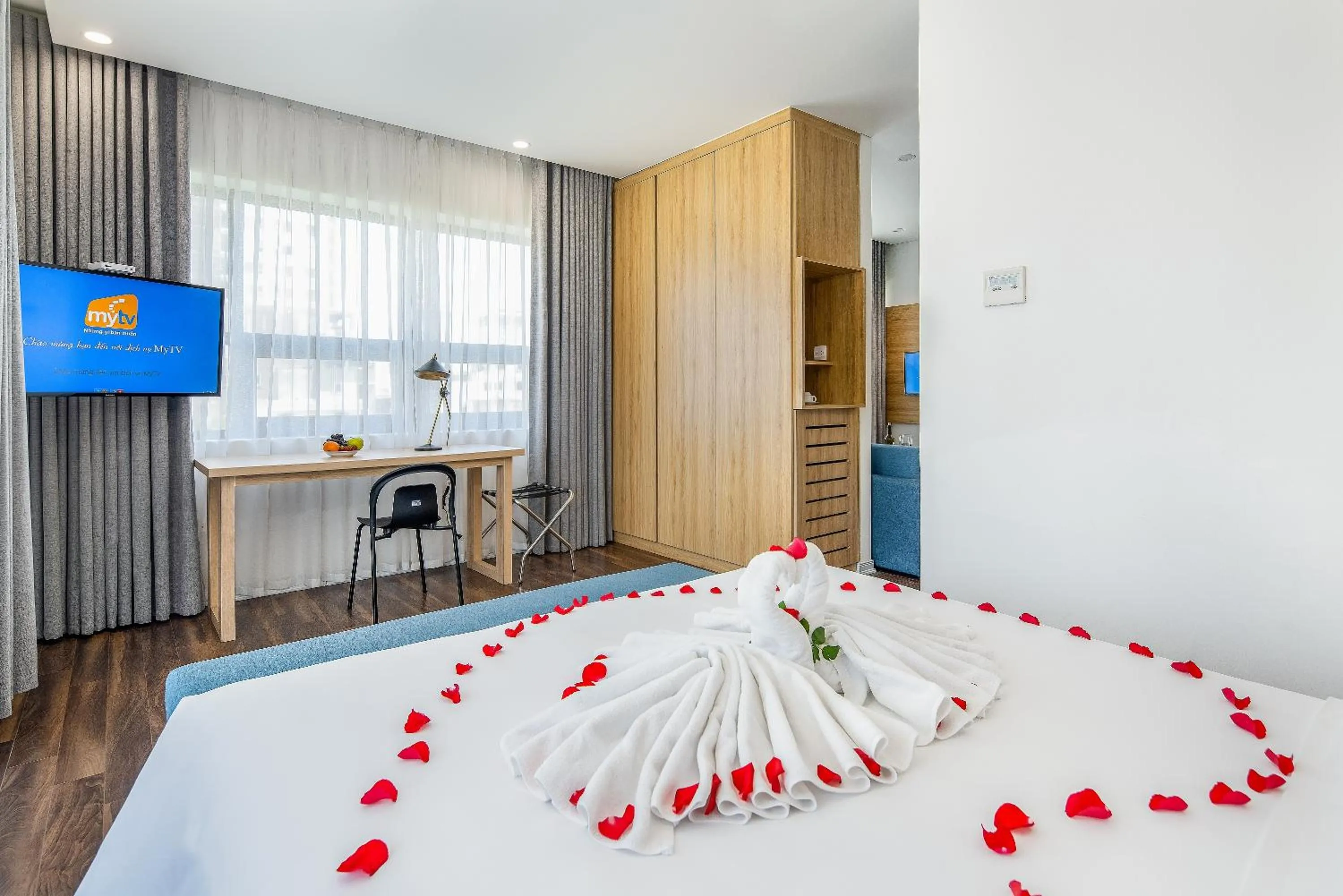 Bed in Magnolia Hotel