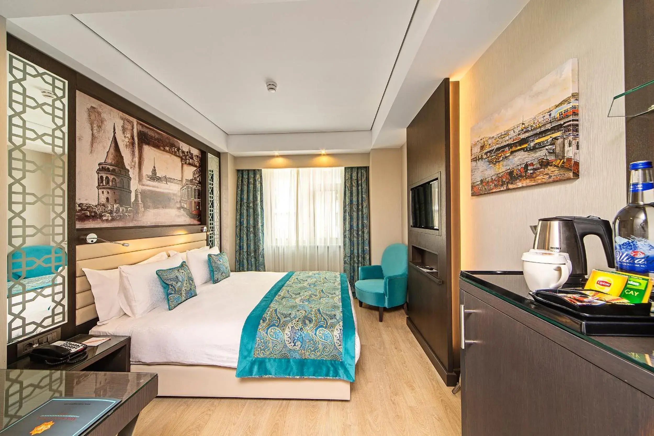 Standard Double Room in Mukarnas Taksim Hotel Standard Double Room in Mukarnas Taksim Hotel