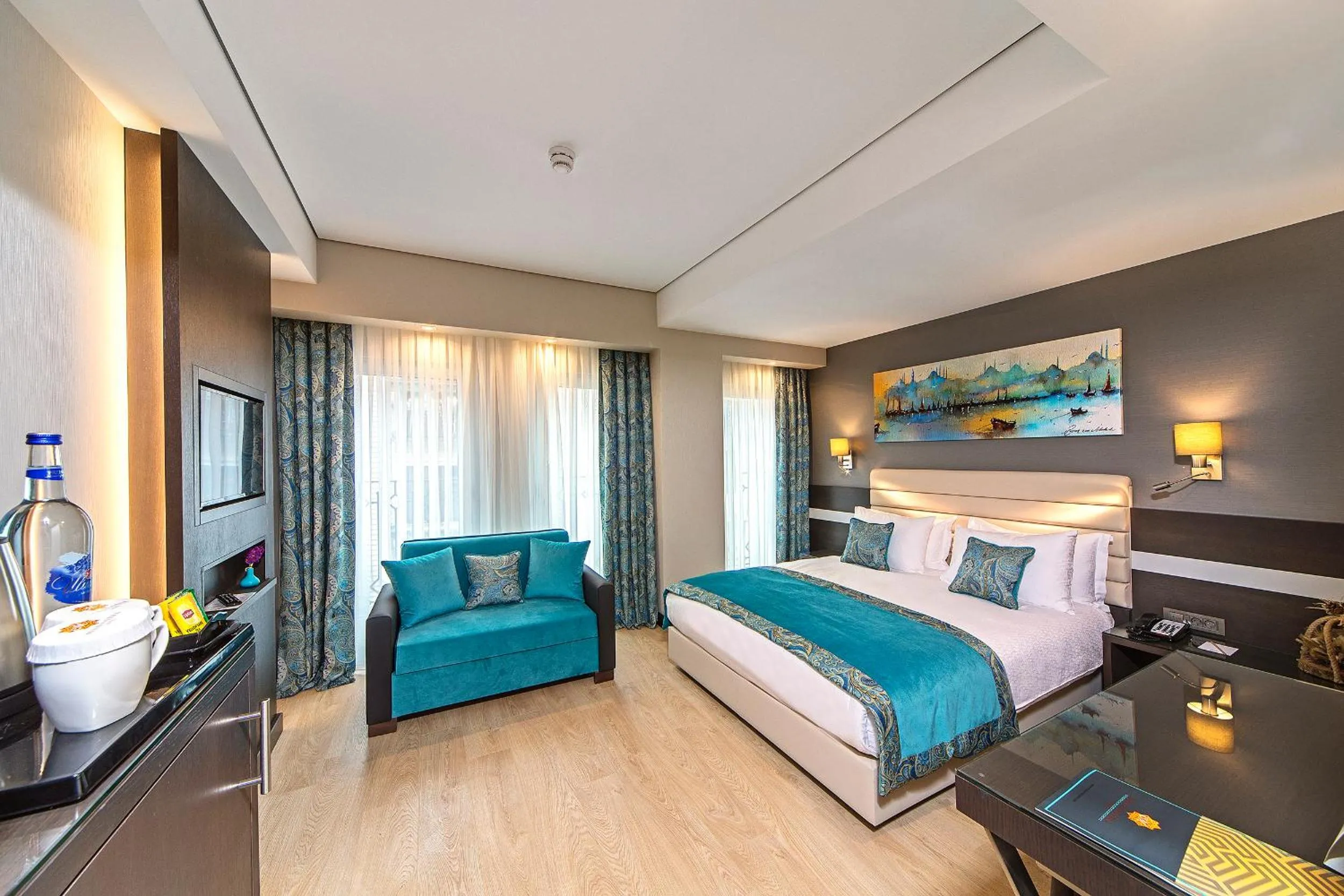 Bedroom, Bed in Mukarnas Taksim Hotel