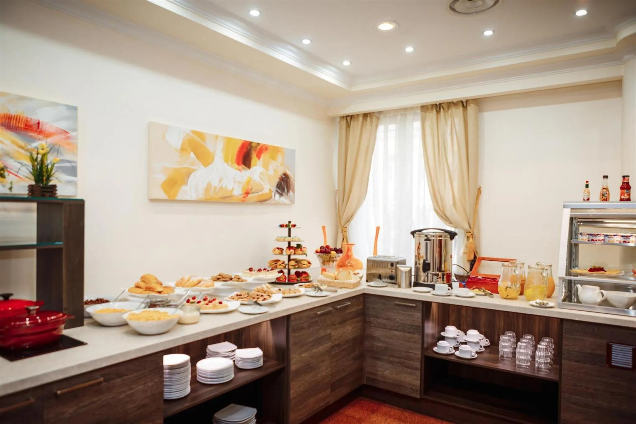 Restaurant/places to eat in Hotel Pushkin