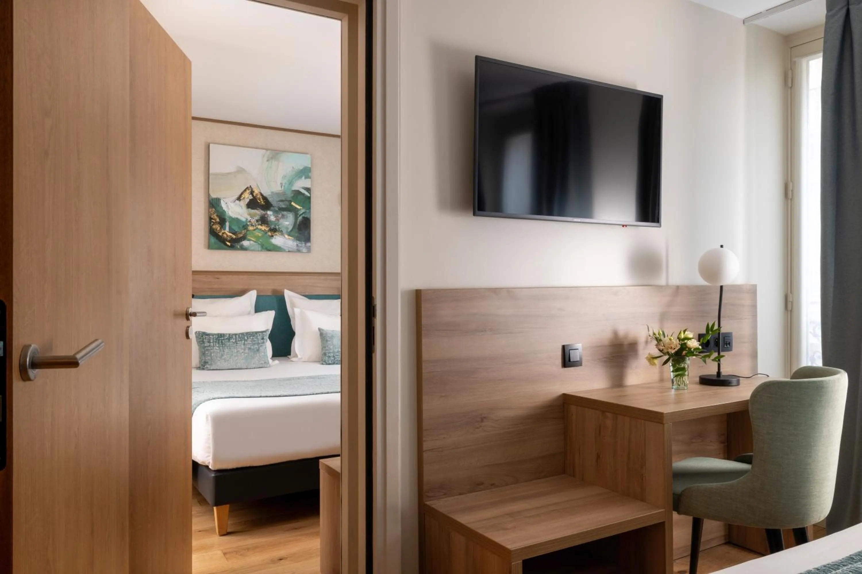 Bed in Hôtel Théorème