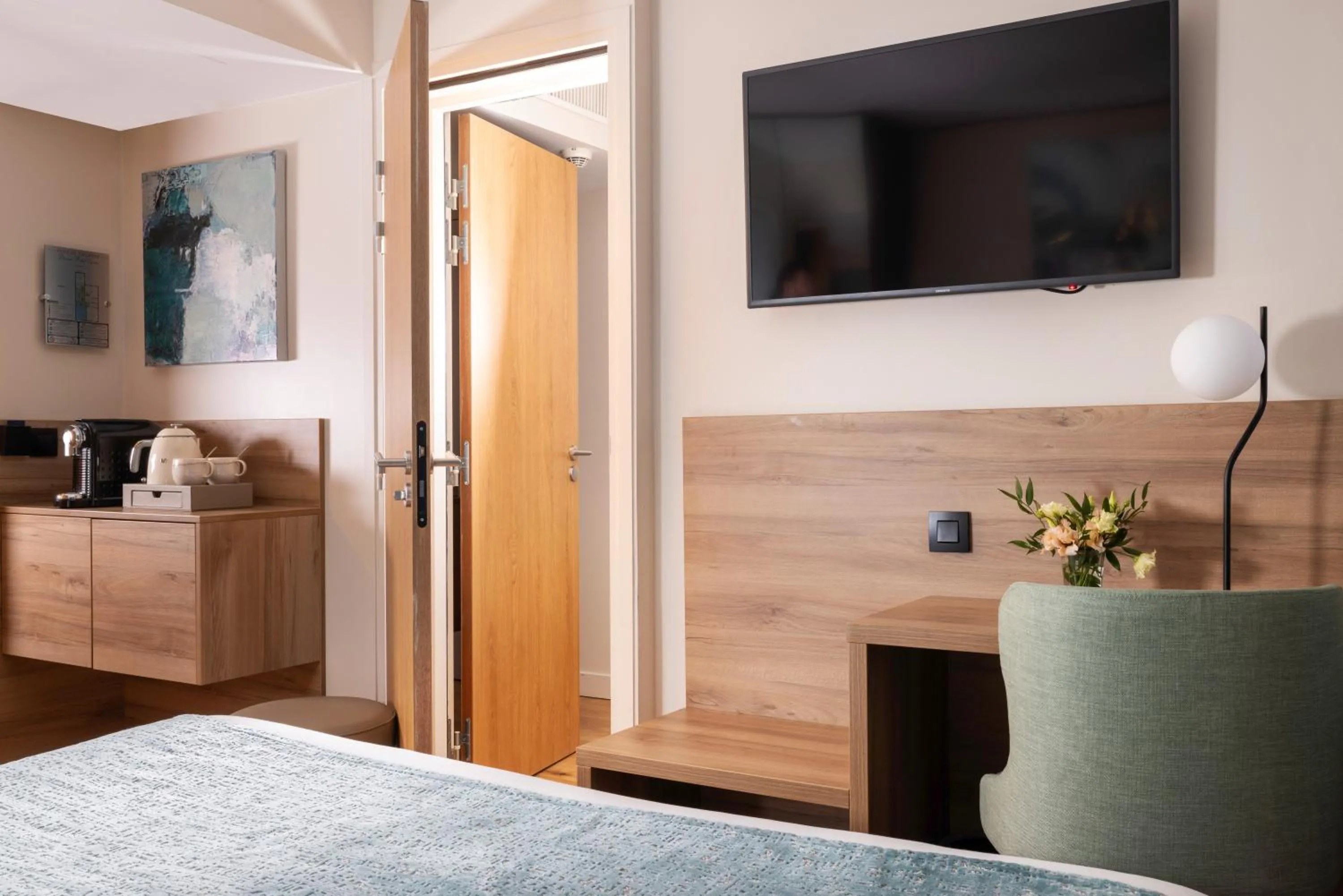 Bed in Hôtel Théorème