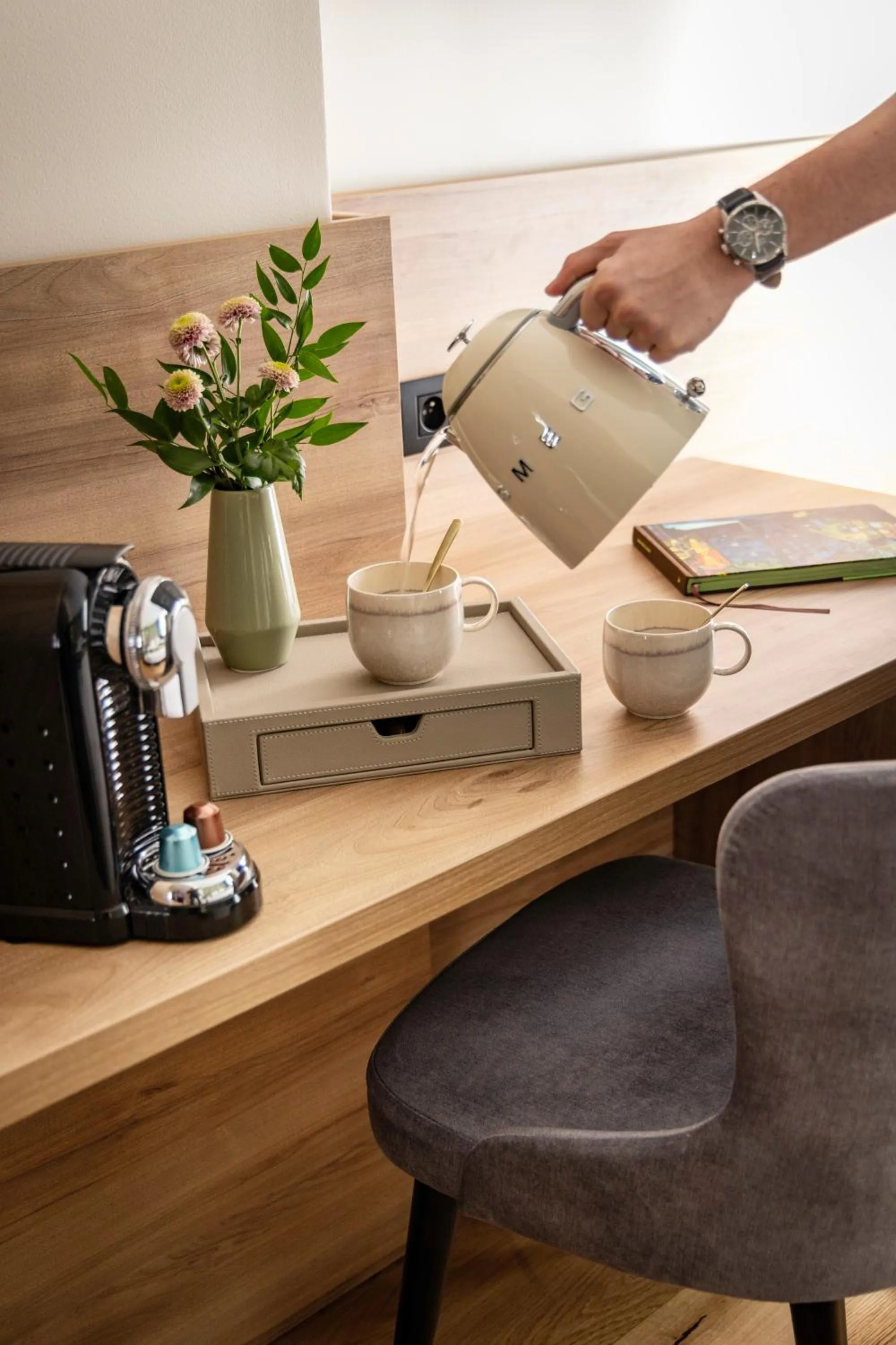 Coffee/tea facilities in Hôtel Théorème