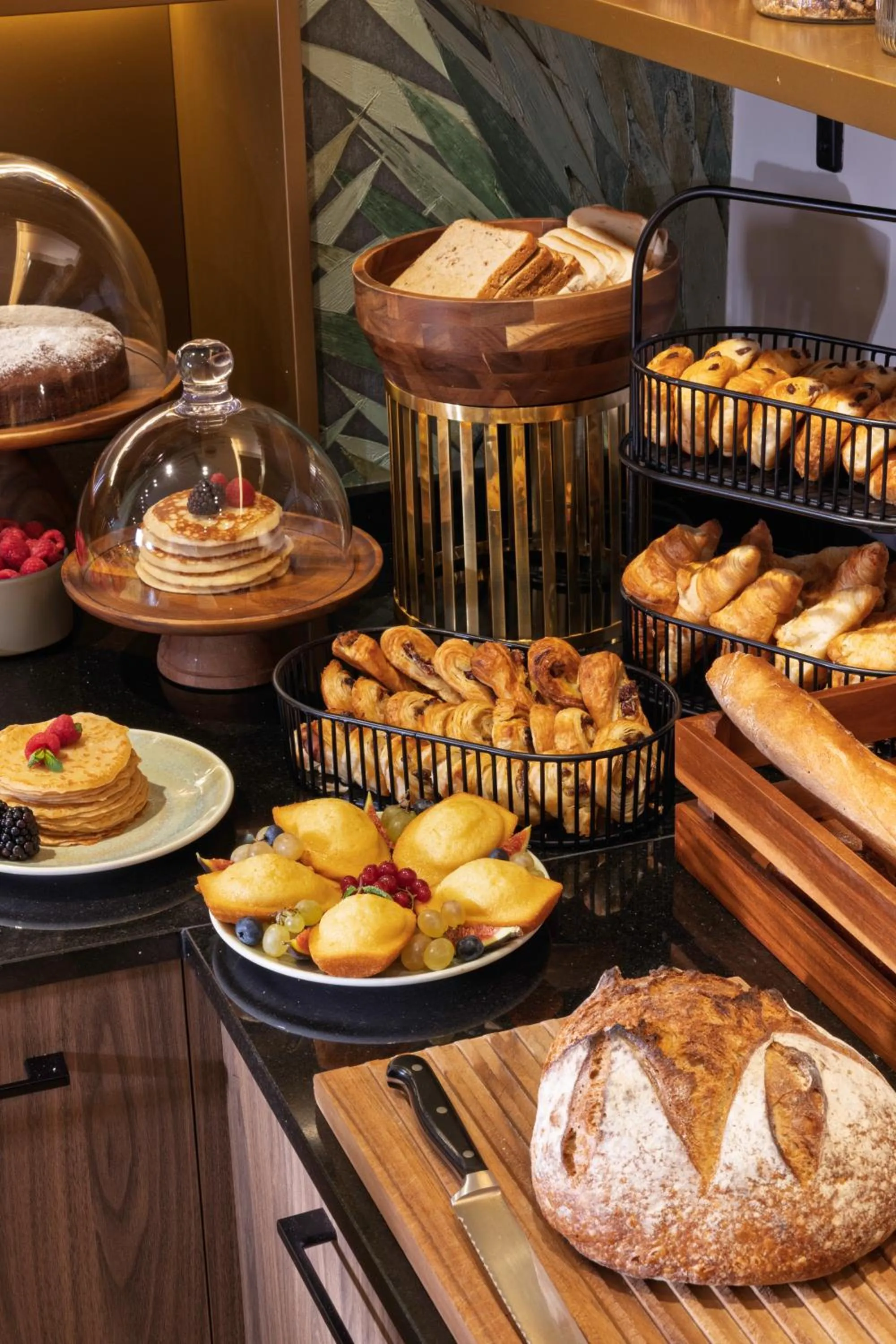 Buffet breakfast in Hôtel Théorème