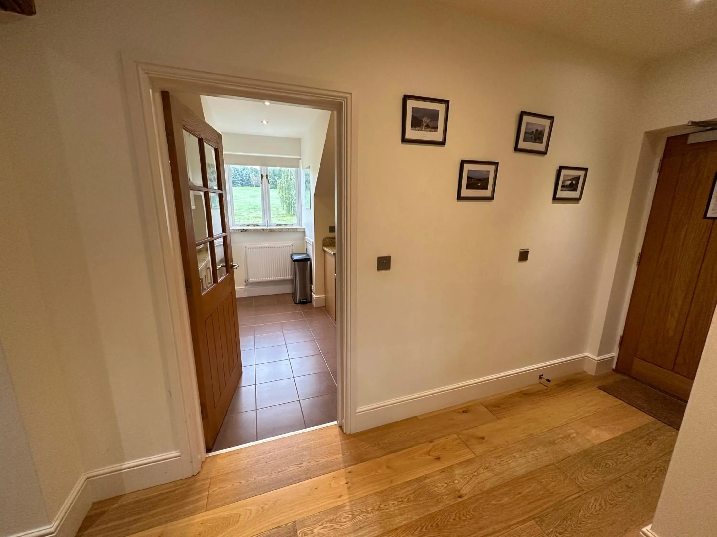 Photo of the whole room in Meadows Barn