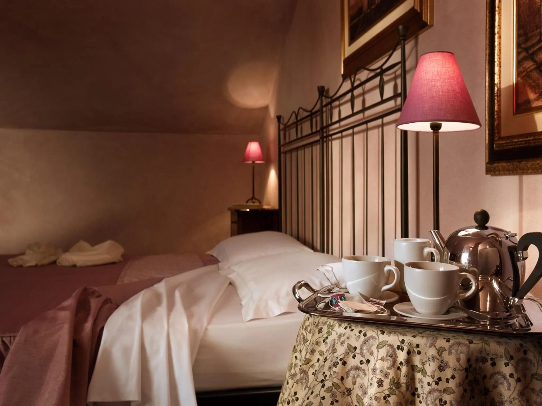 Decorative detail, Bed in Tenuta Baràc