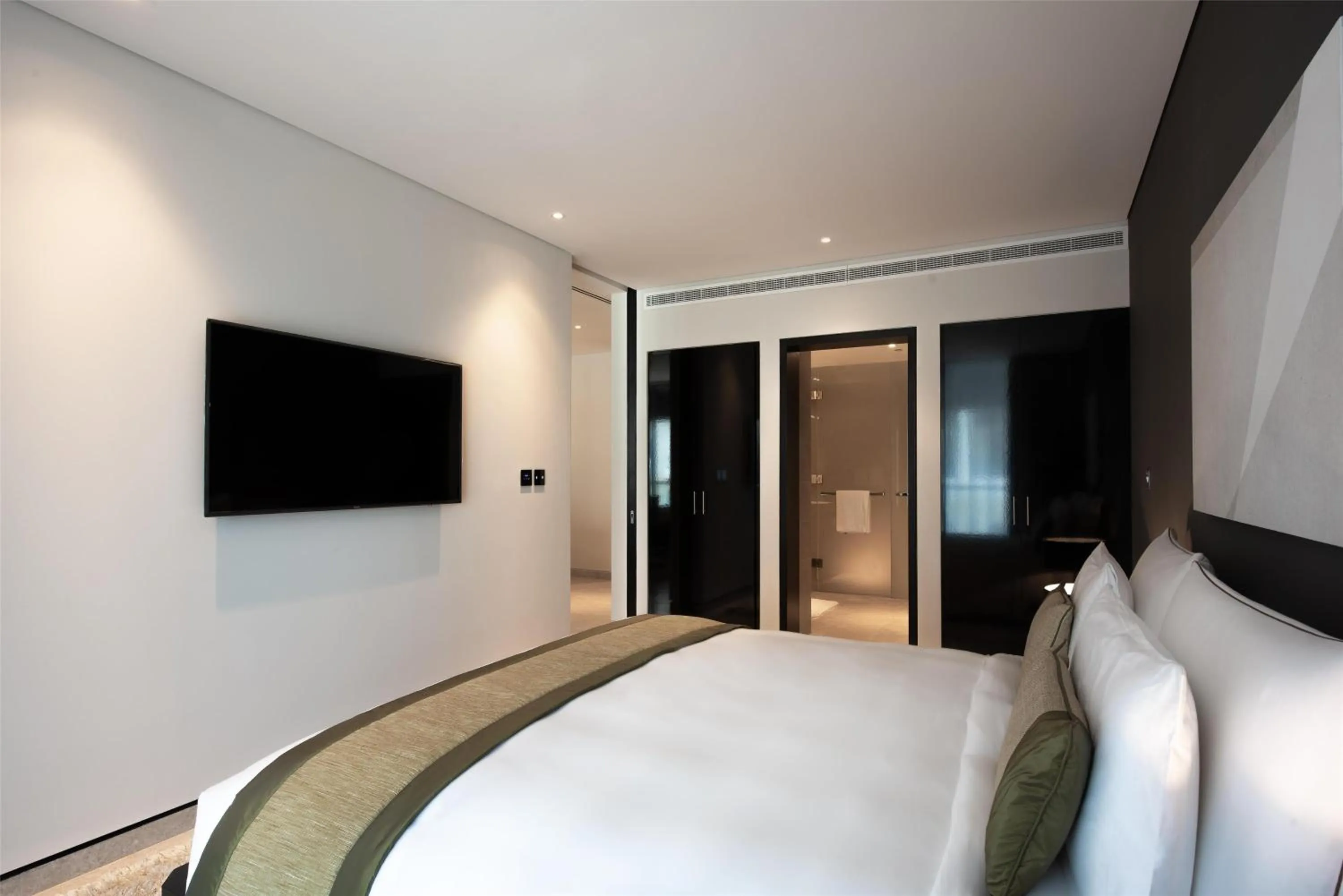 Photo of the whole room, Bed in Kempinski Hotel Muscat