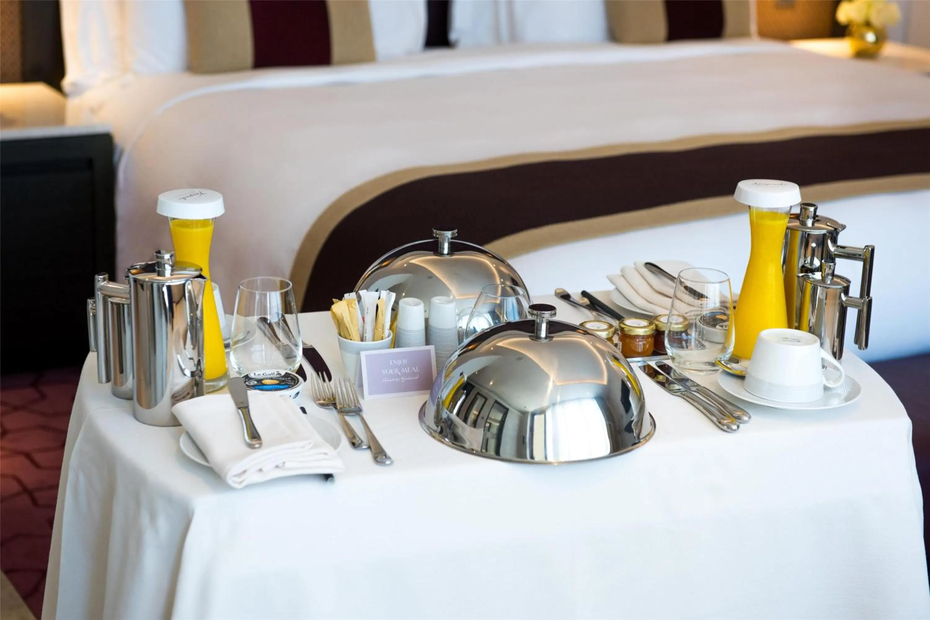 Restaurant/places to eat, Bed in Kempinski Hotel Muscat