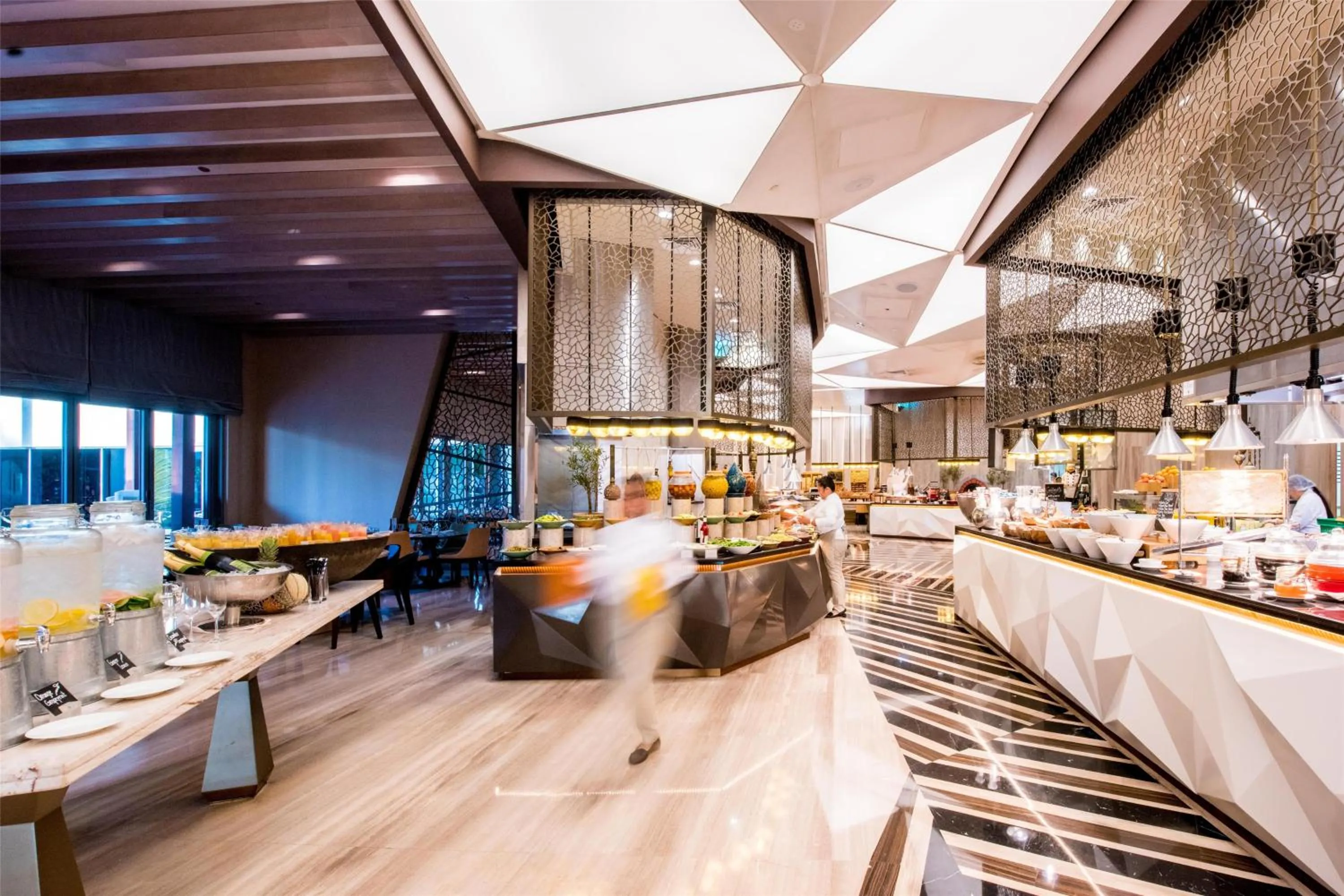 Restaurant/places to eat in Kempinski Hotel Muscat