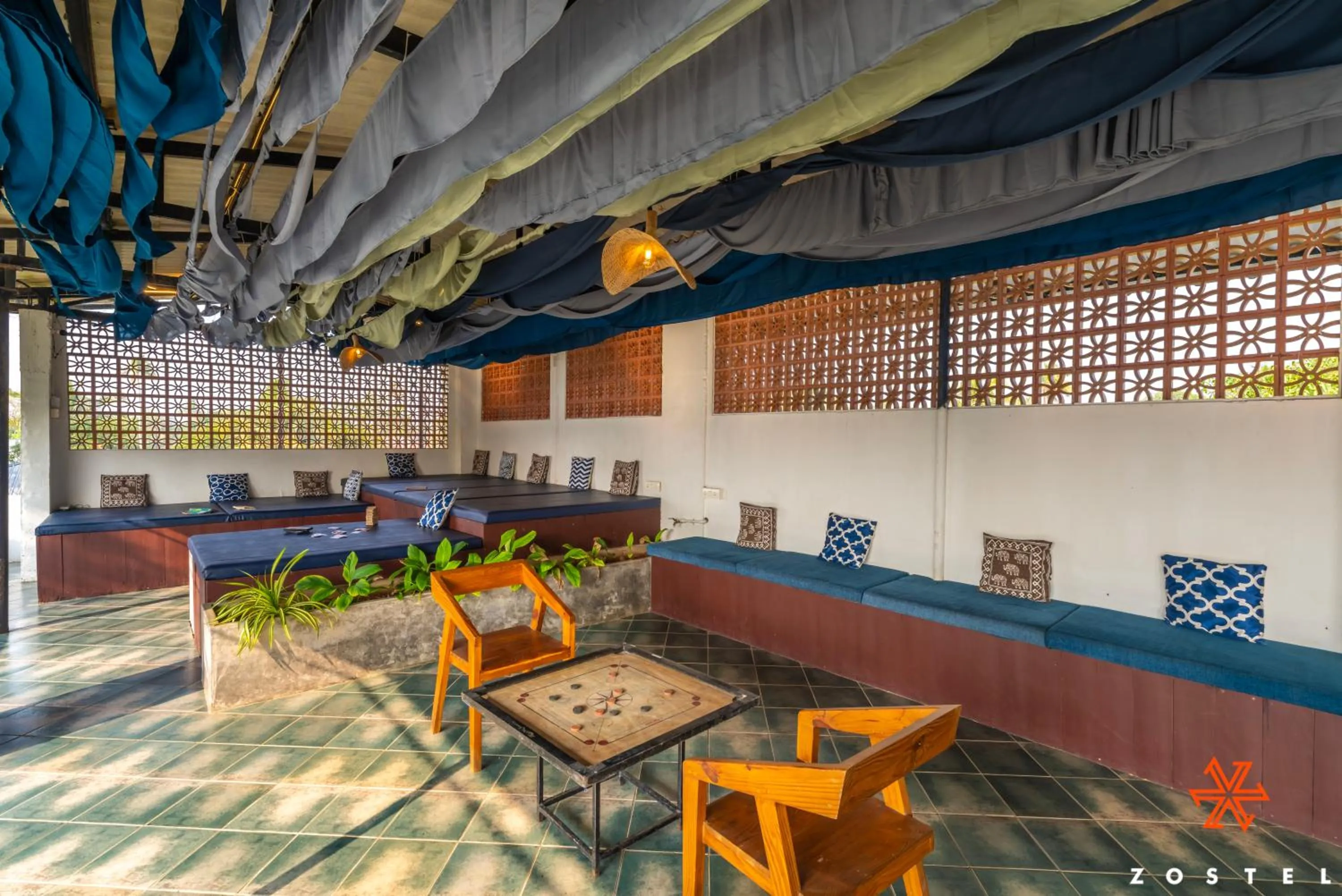 Restaurant/places to eat in Zostel Alleppey