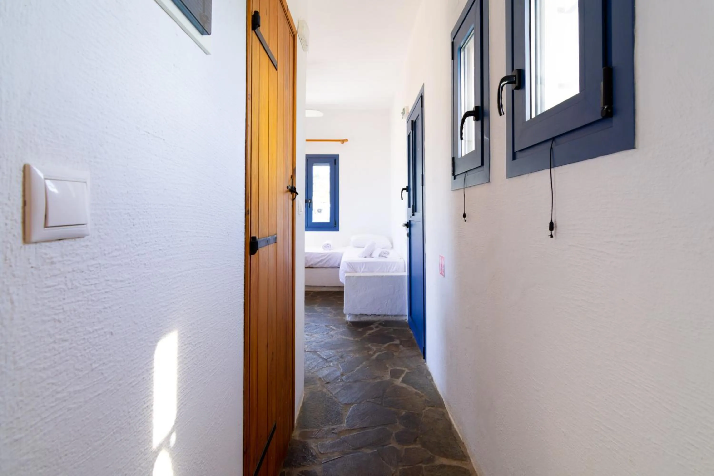 Photo of the whole room, Bed in Okirroi Villas Chersonissos